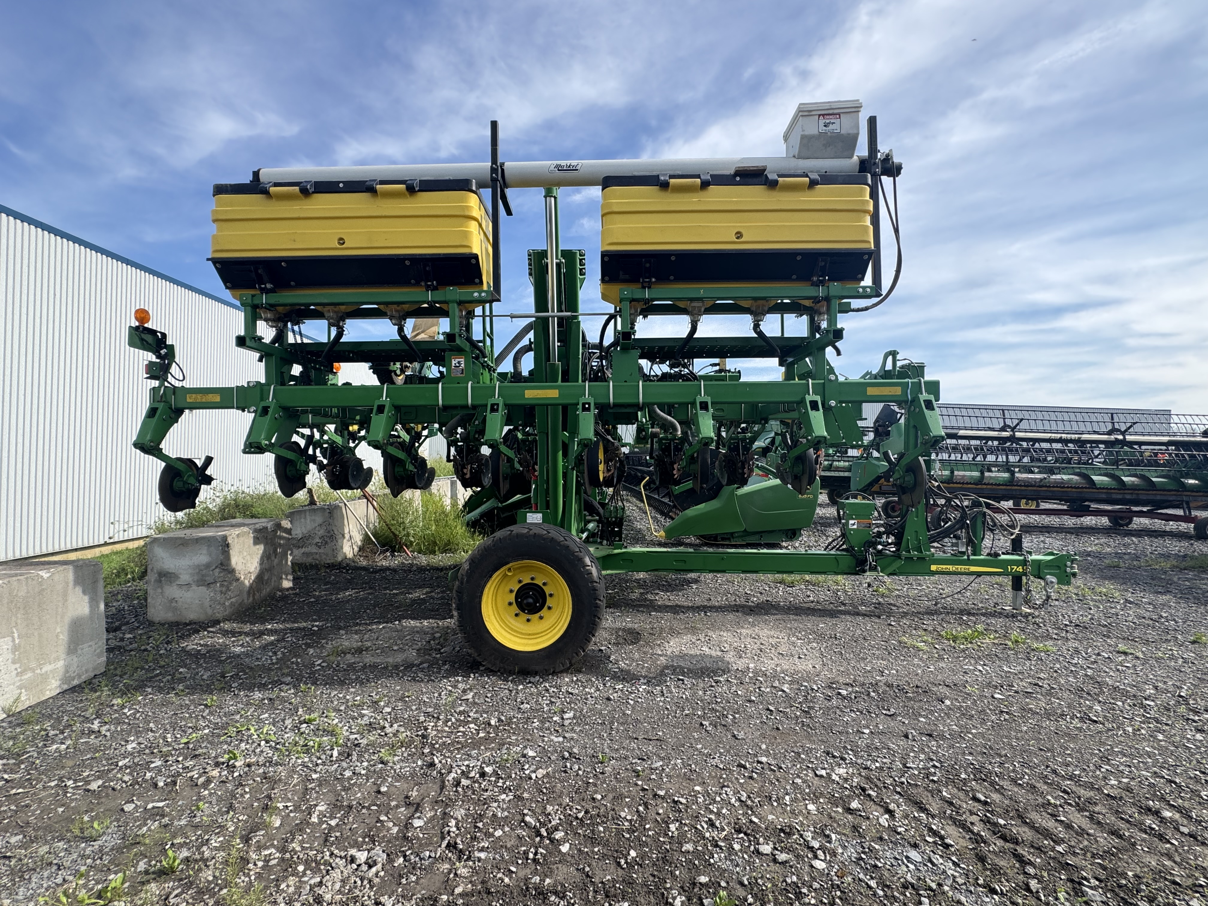 John Deere 1745