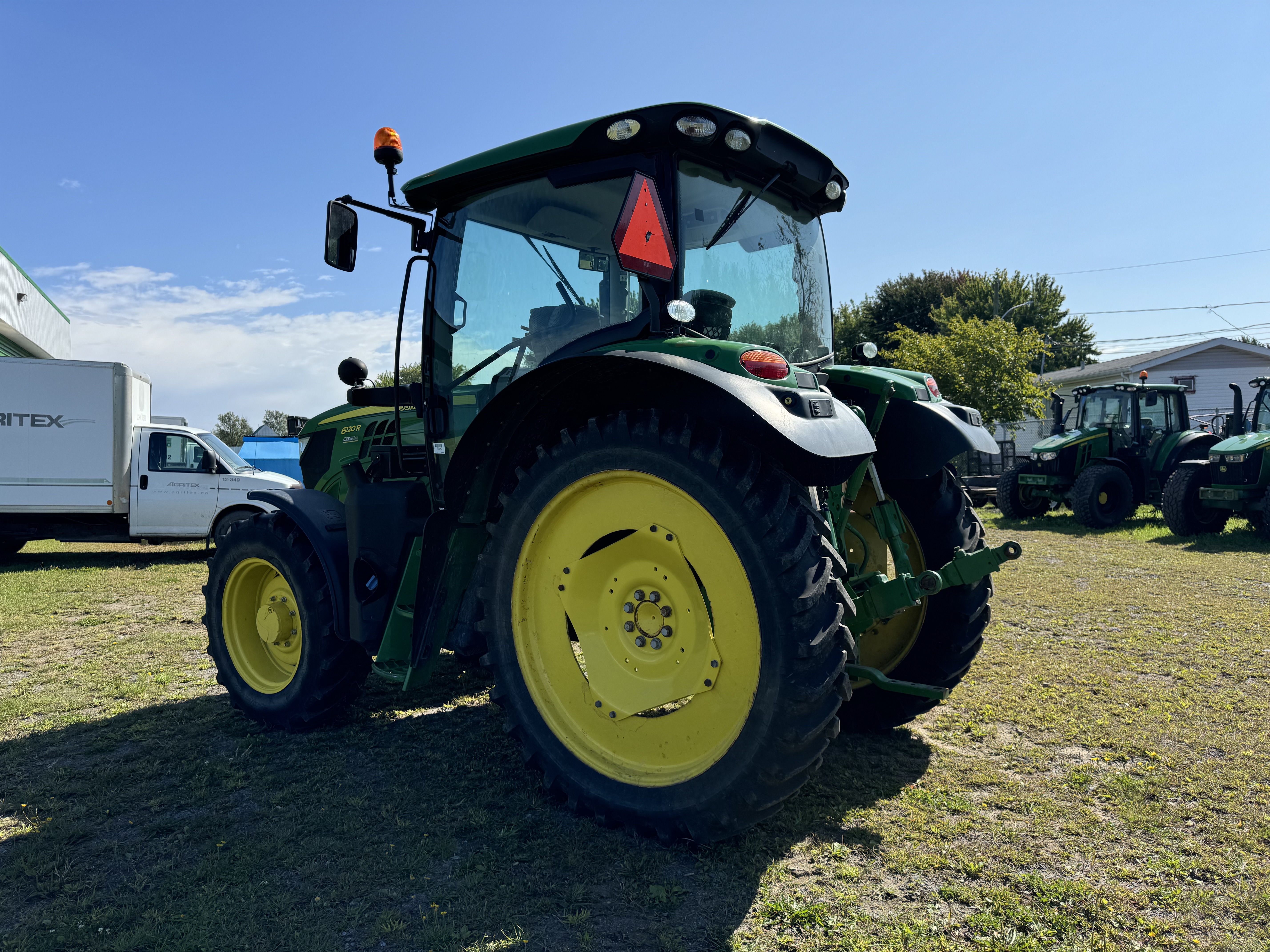 John Deere 6120R 