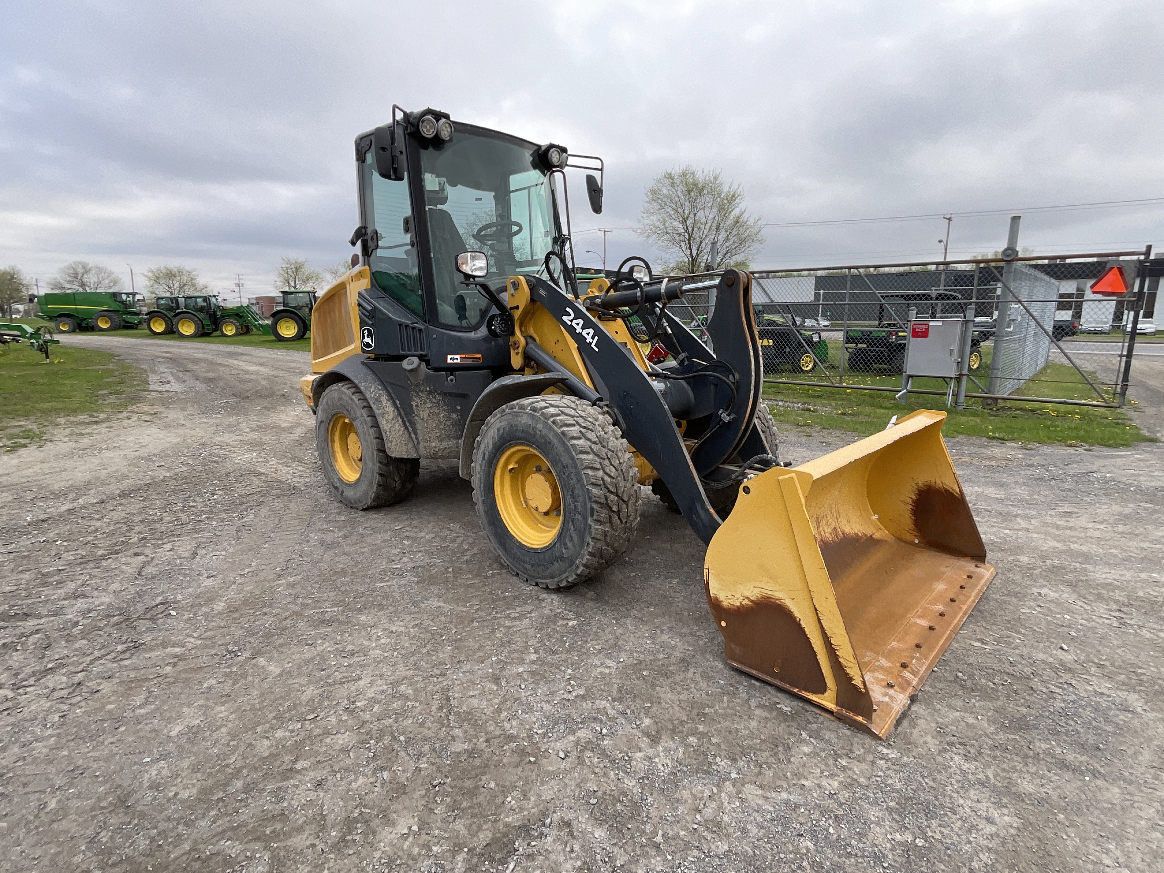 John Deere 244L