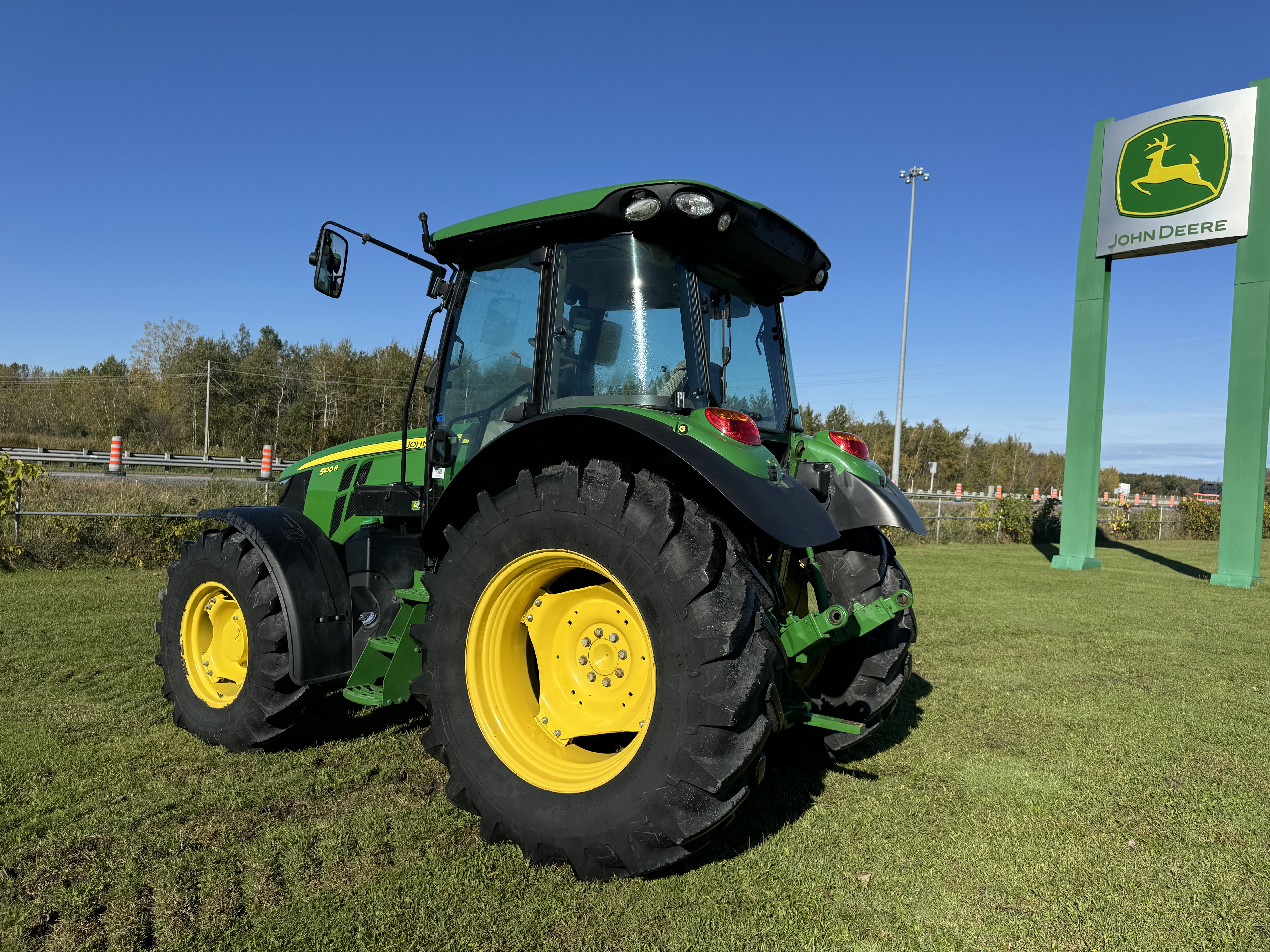 John Deere 5100R