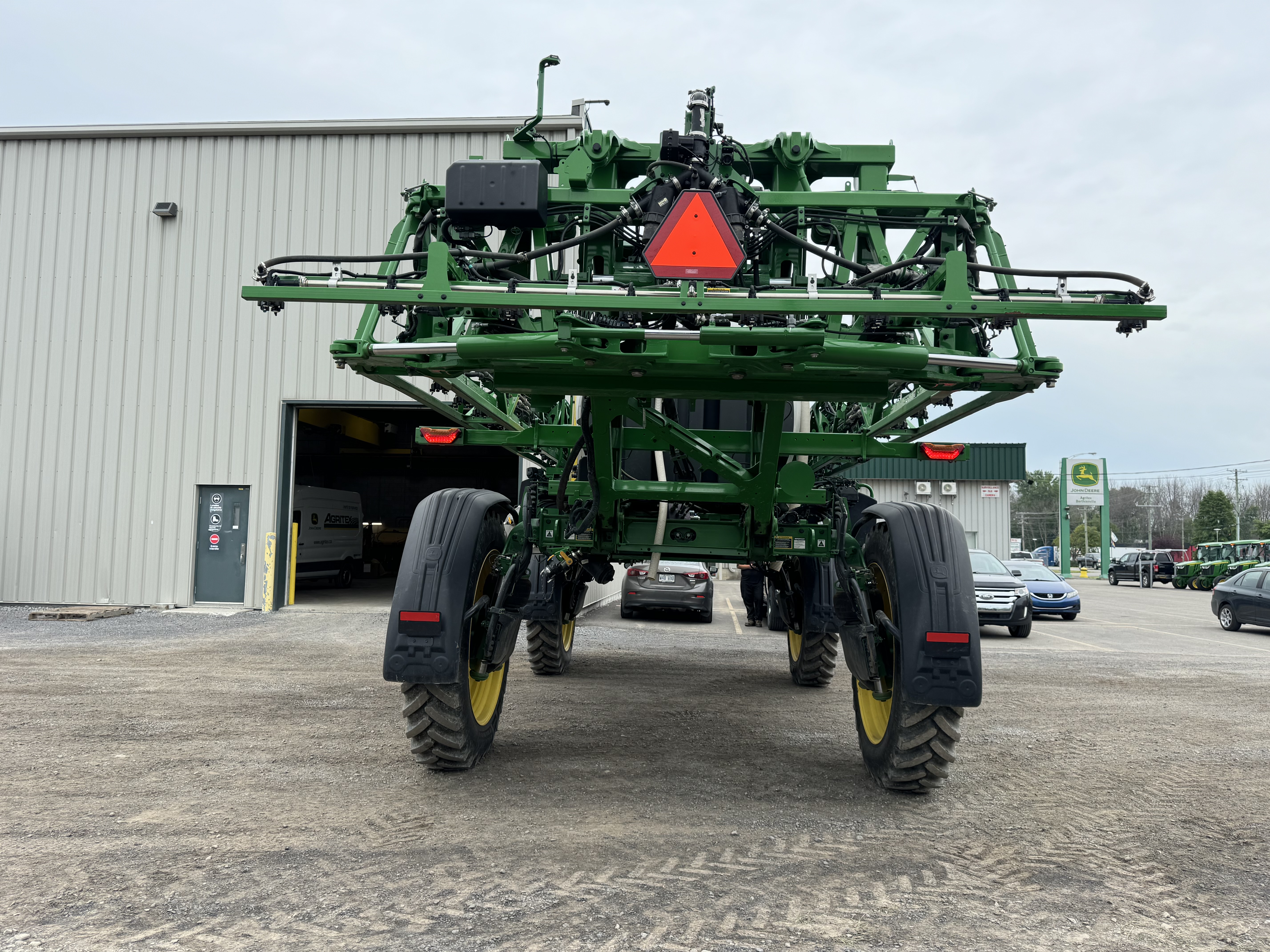 John Deere 410R SEE & SPRAY