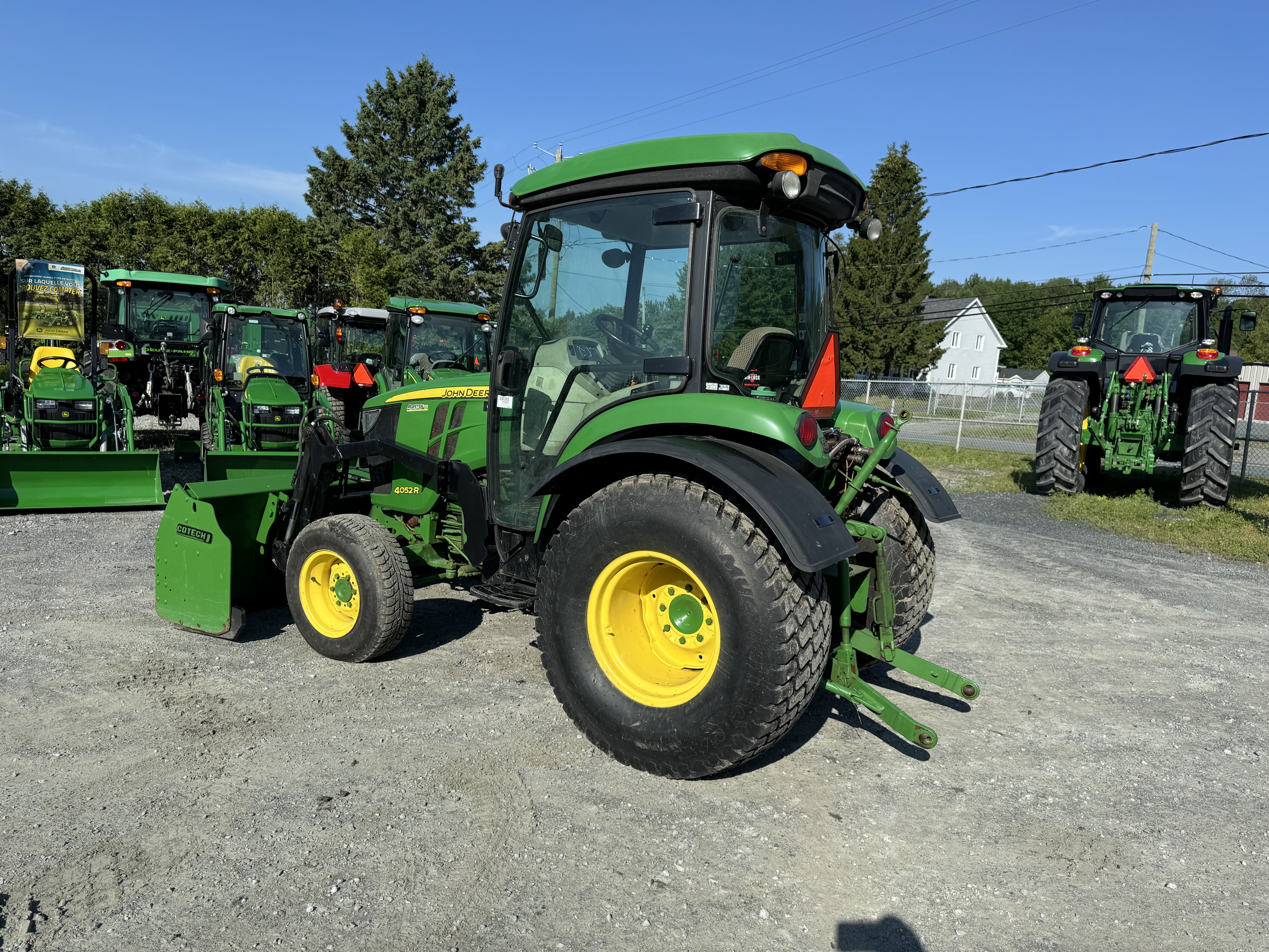 John Deere 4052R GRATTE TURF 