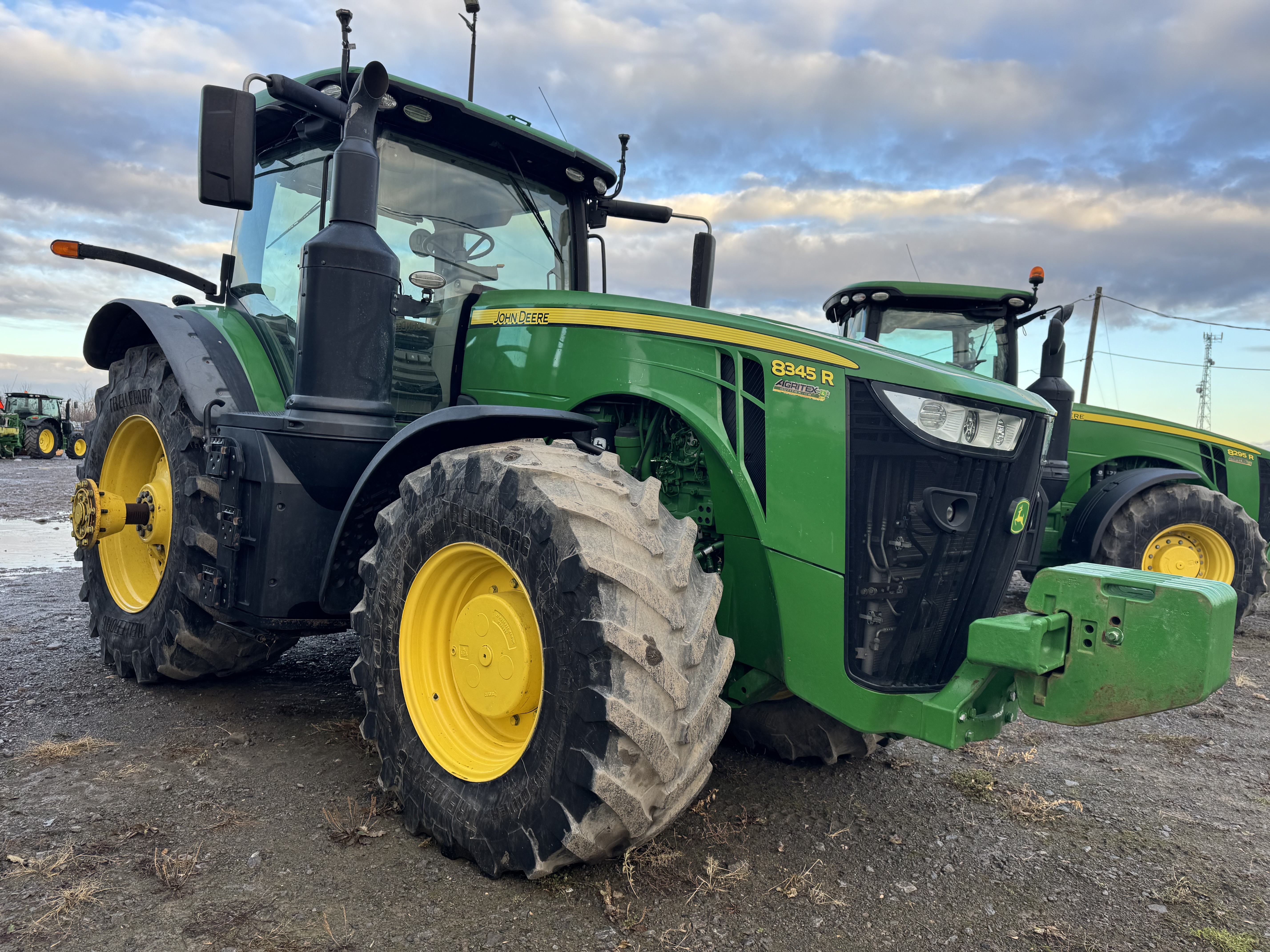 John Deere 8345R  