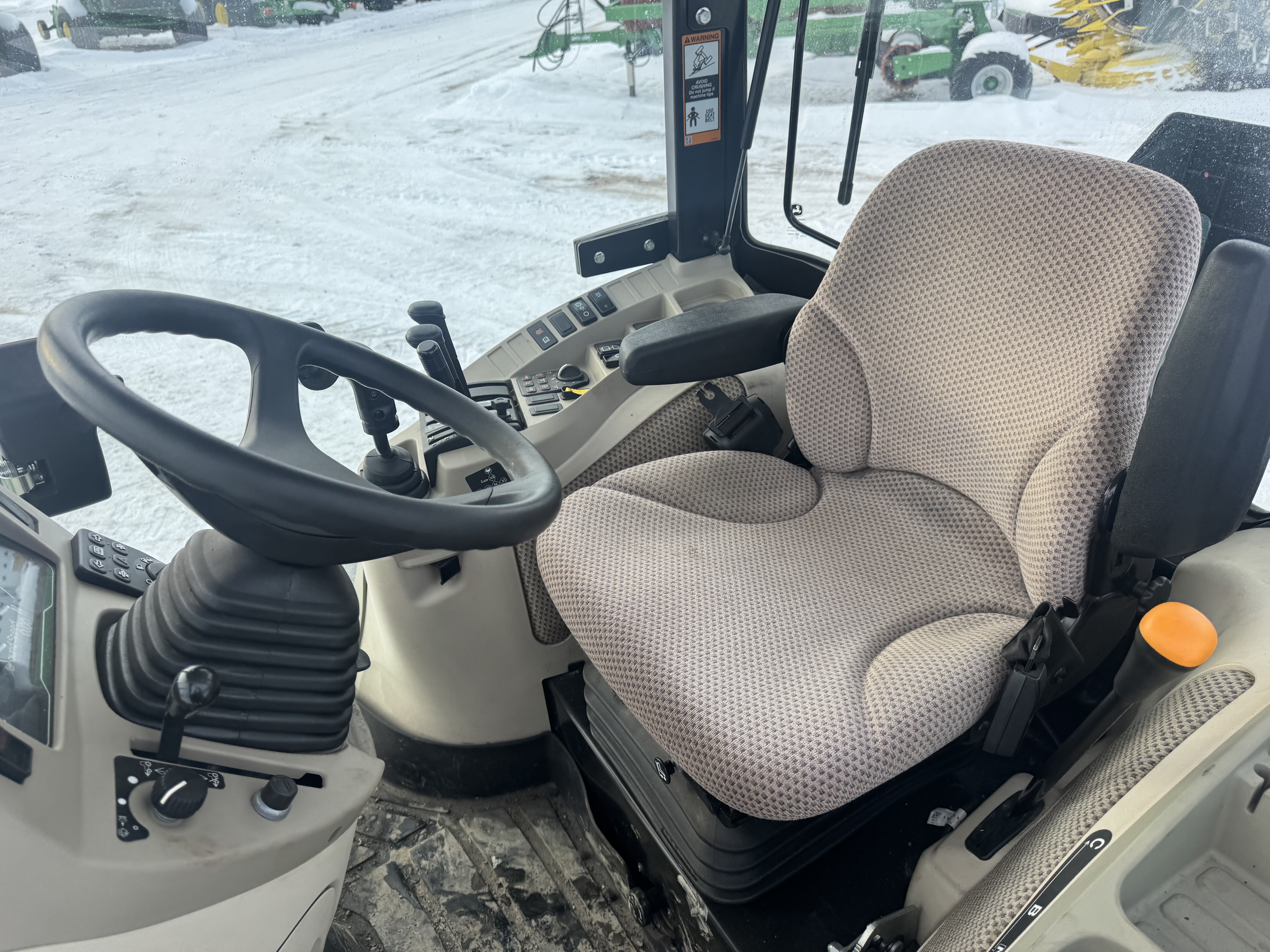 John Deere 4066R GRATTE NOKIAN    