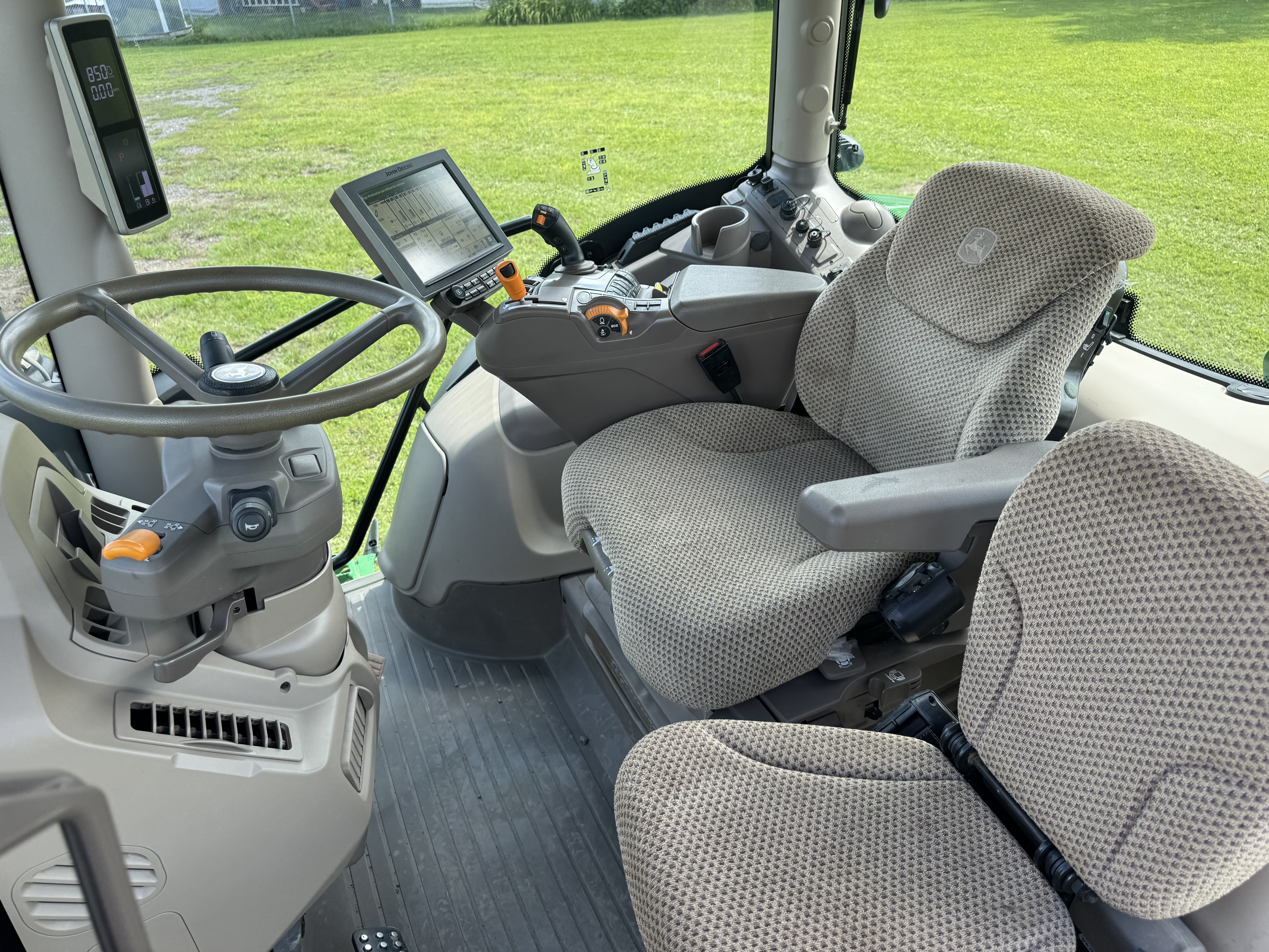 John Deere 6R 110