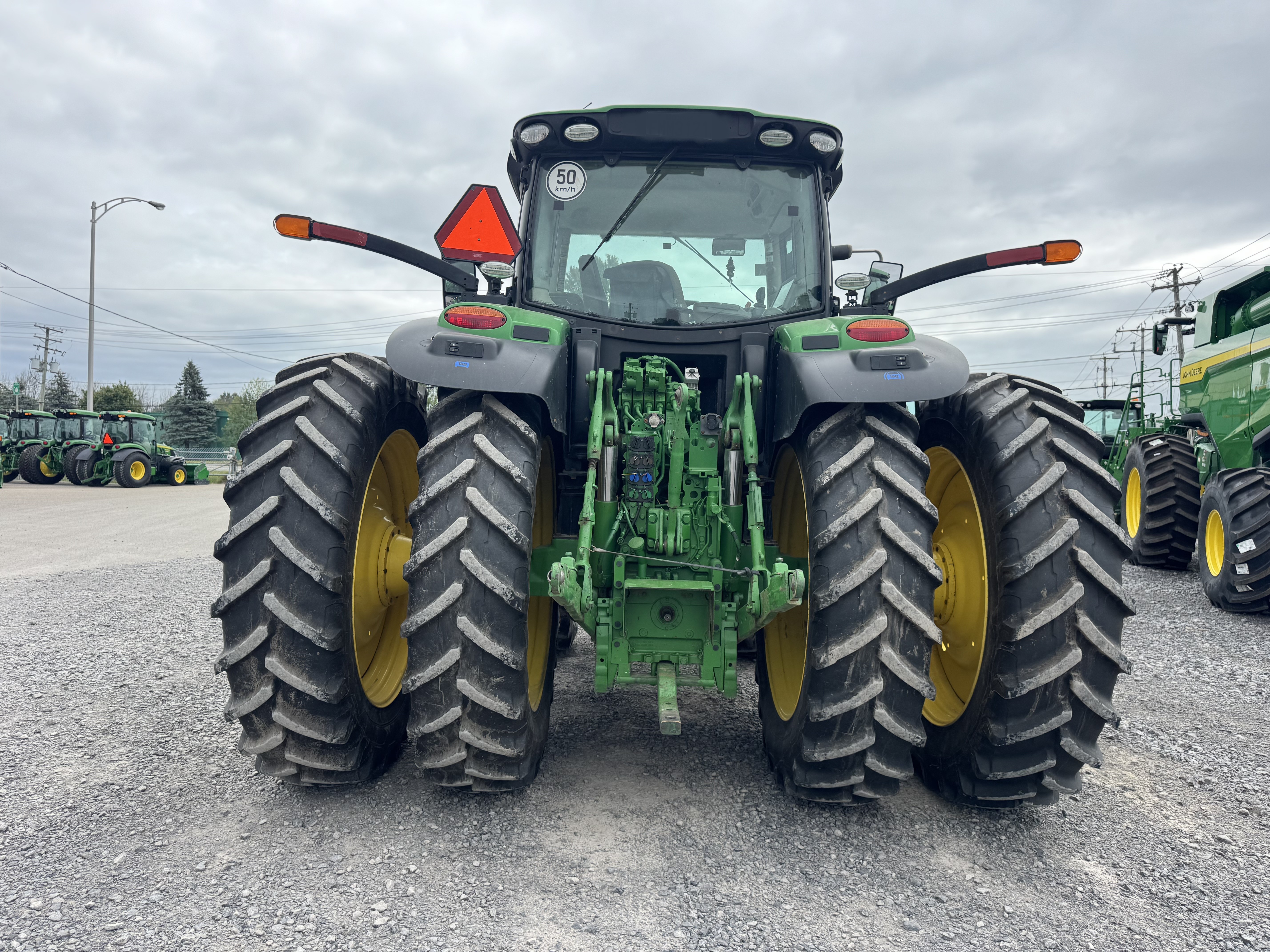 John Deere 6175R  