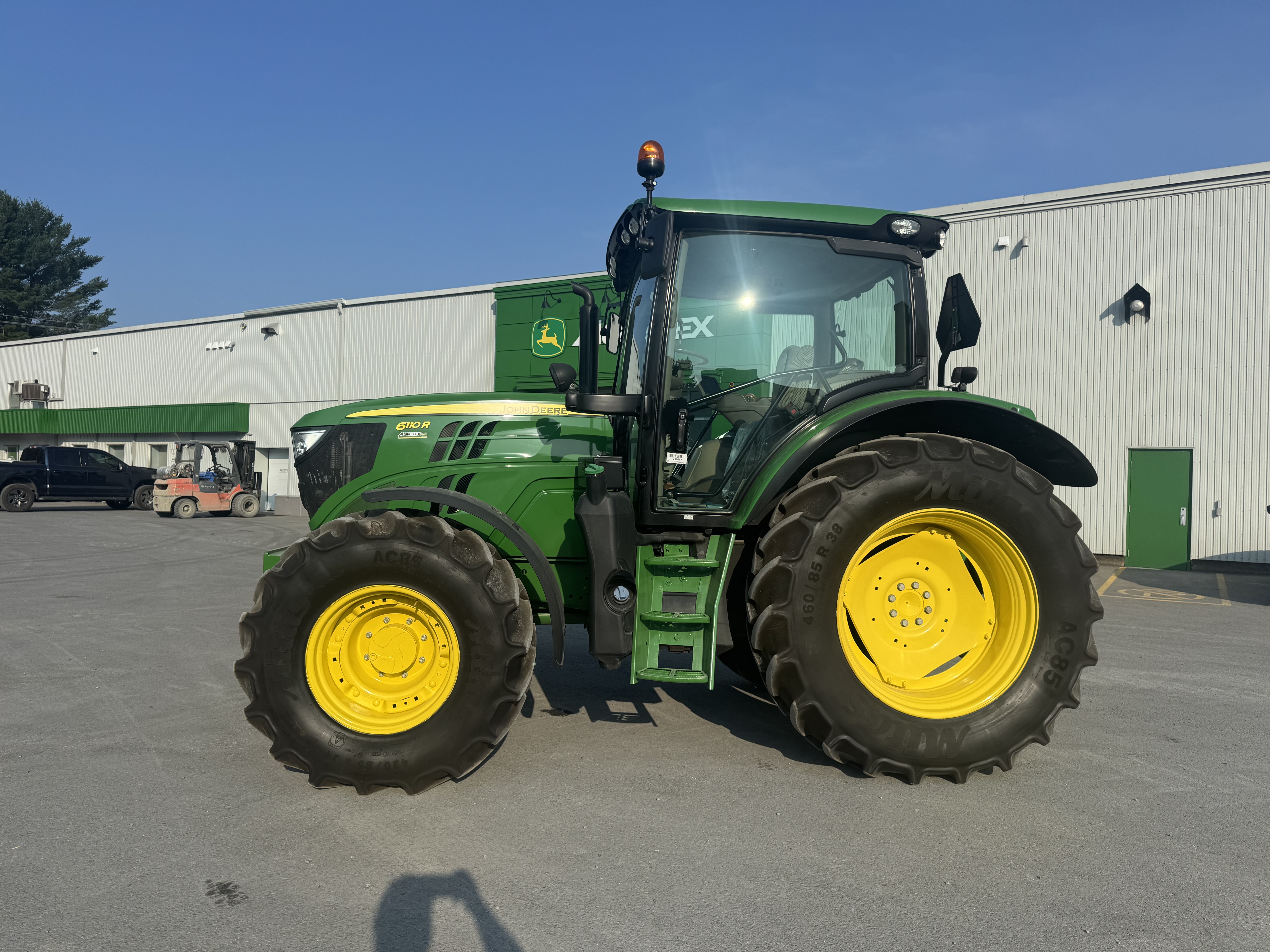 John Deere 6110R