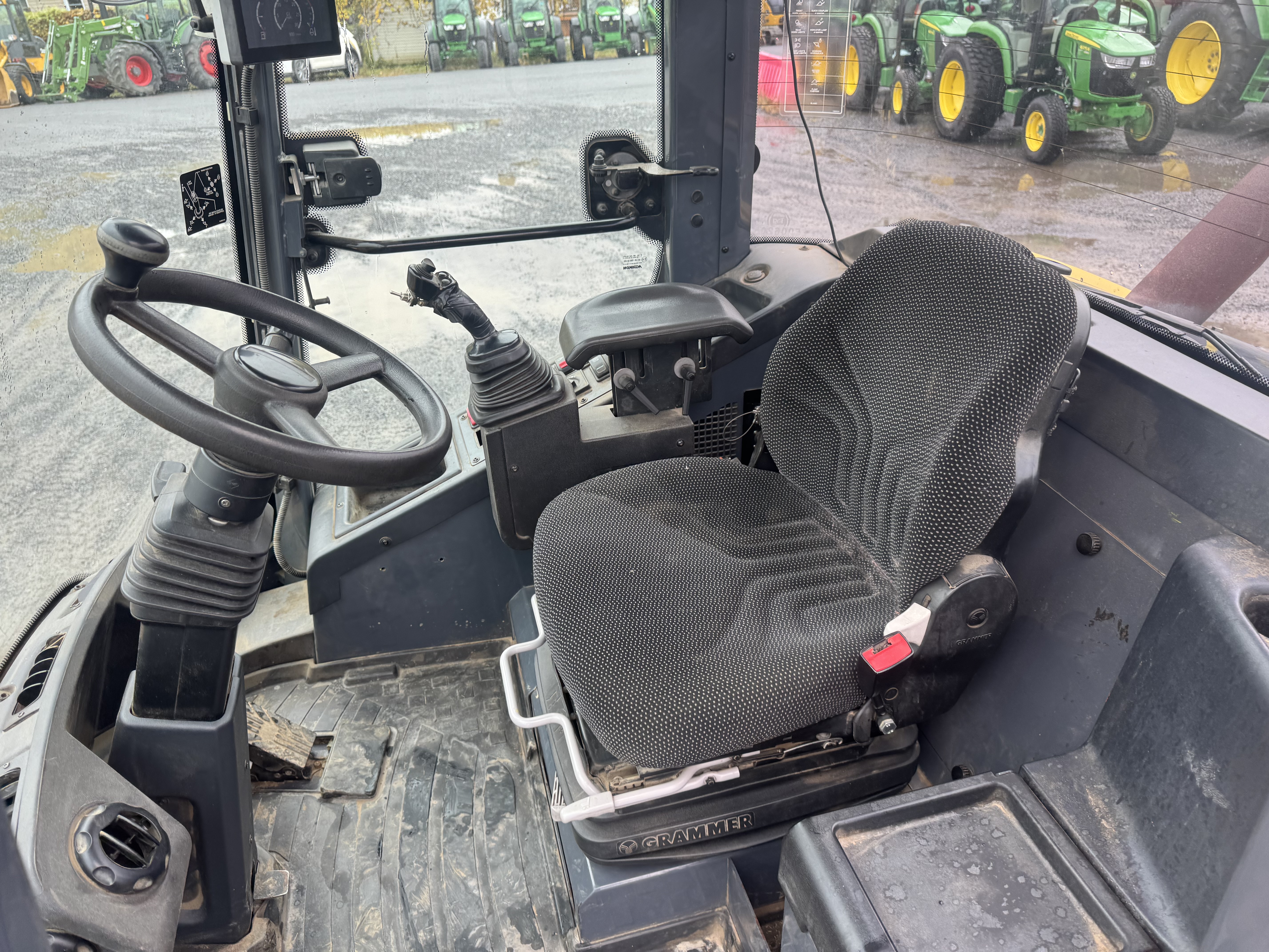 John Deere 244L
