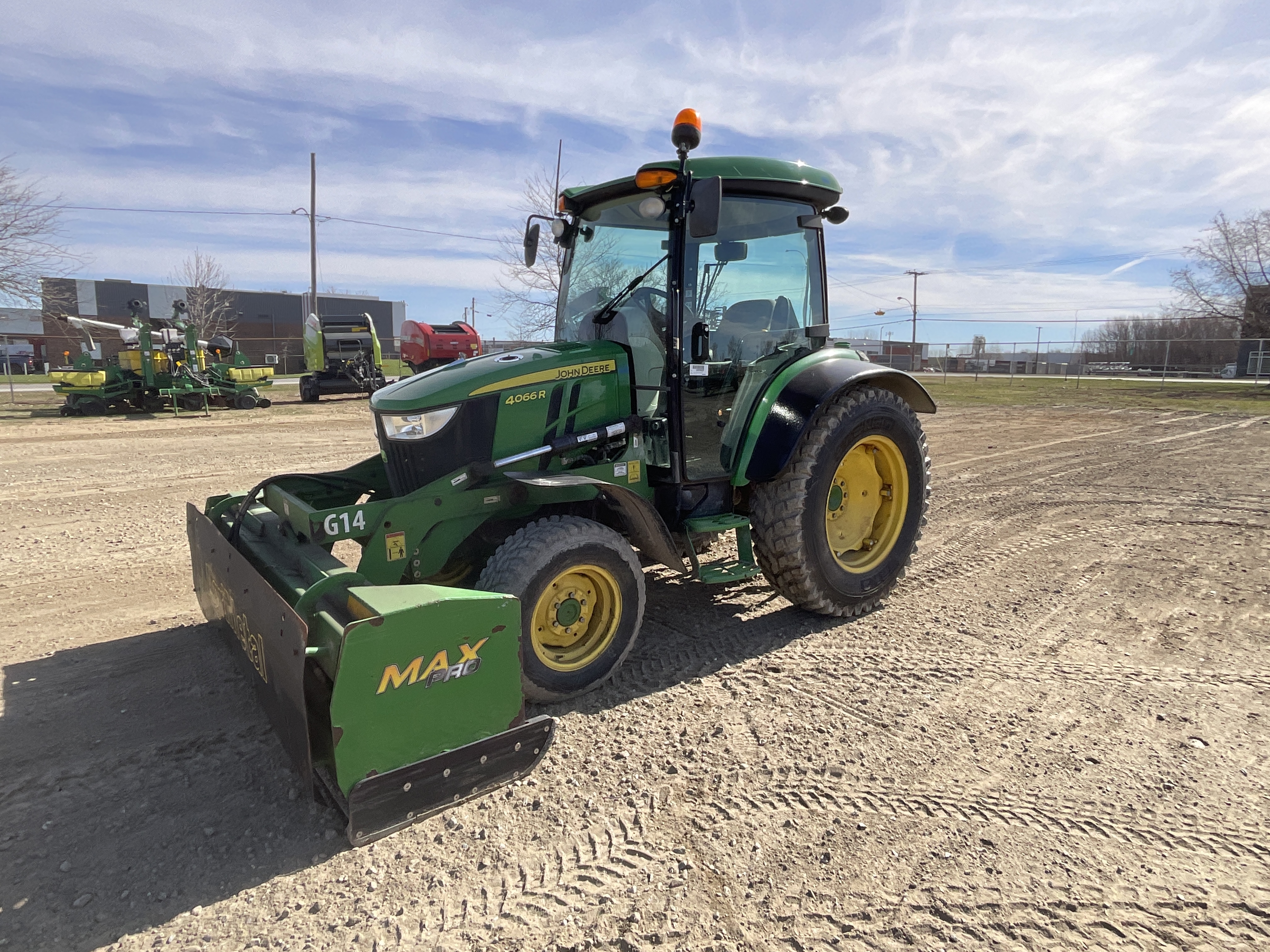 John Deere 4066R GRATTE NOKIAN  