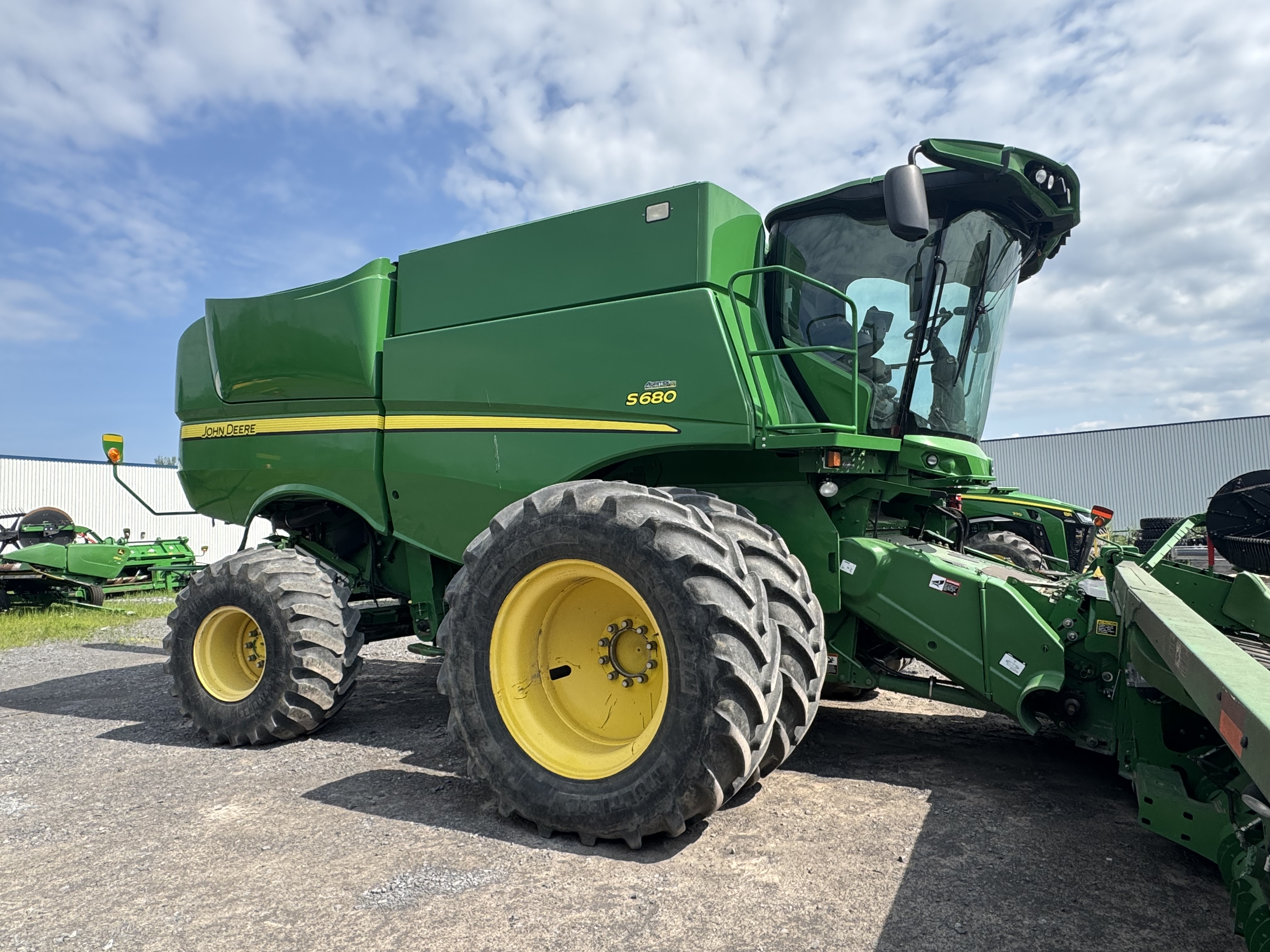 John Deere S680