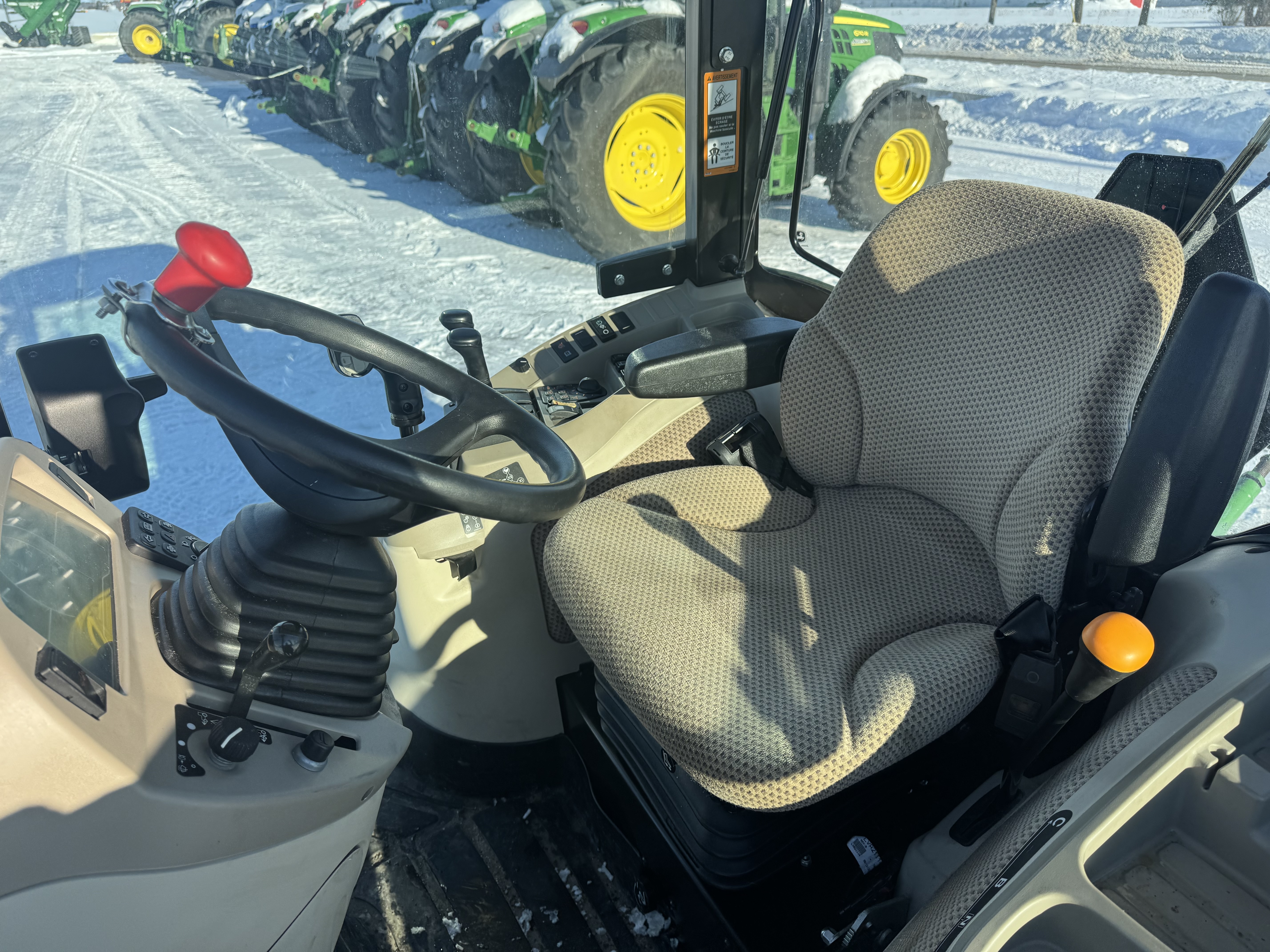 John Deere 4066R GRATTE NOKIAN    