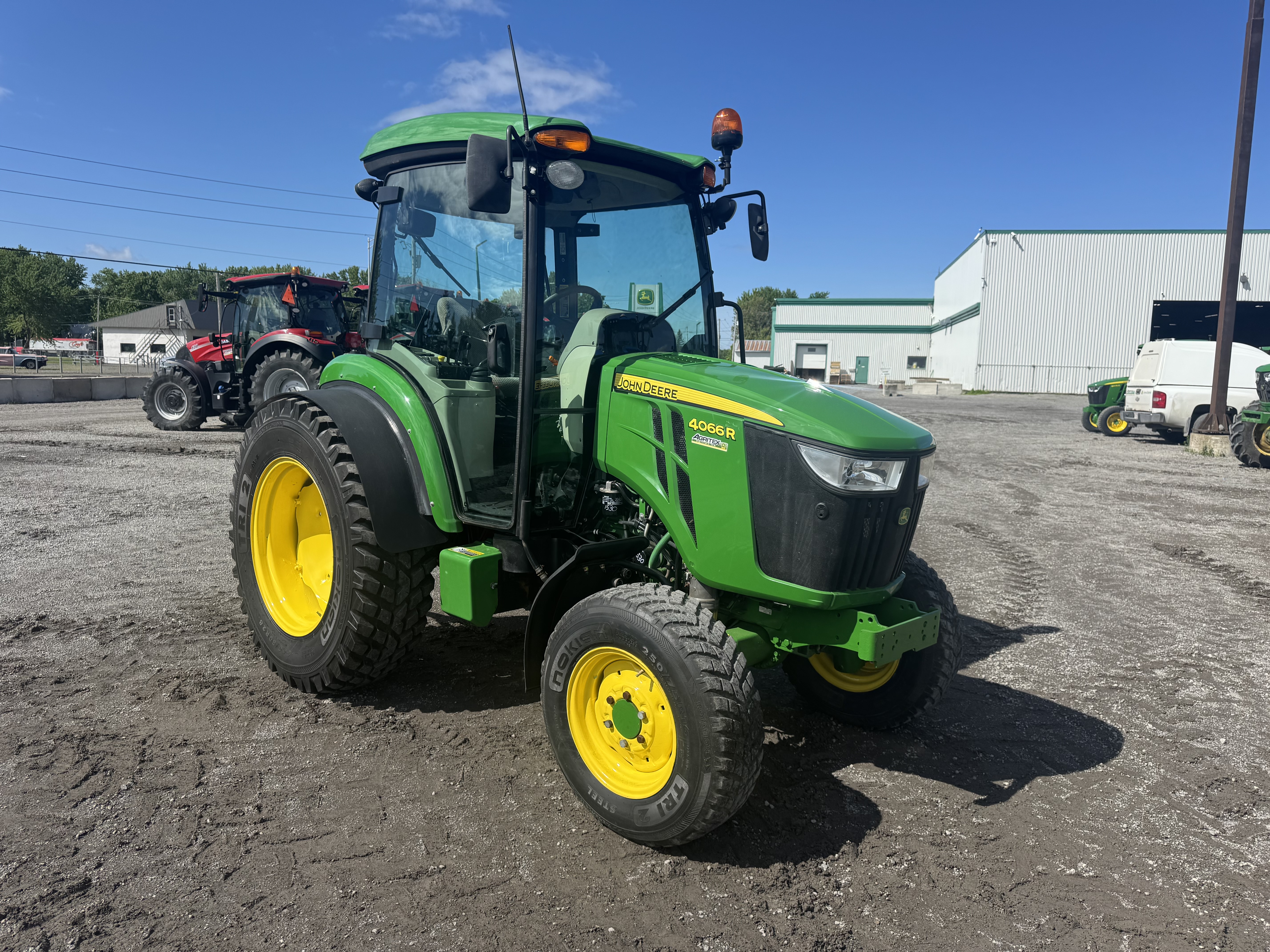 John Deere 4066R 212800 