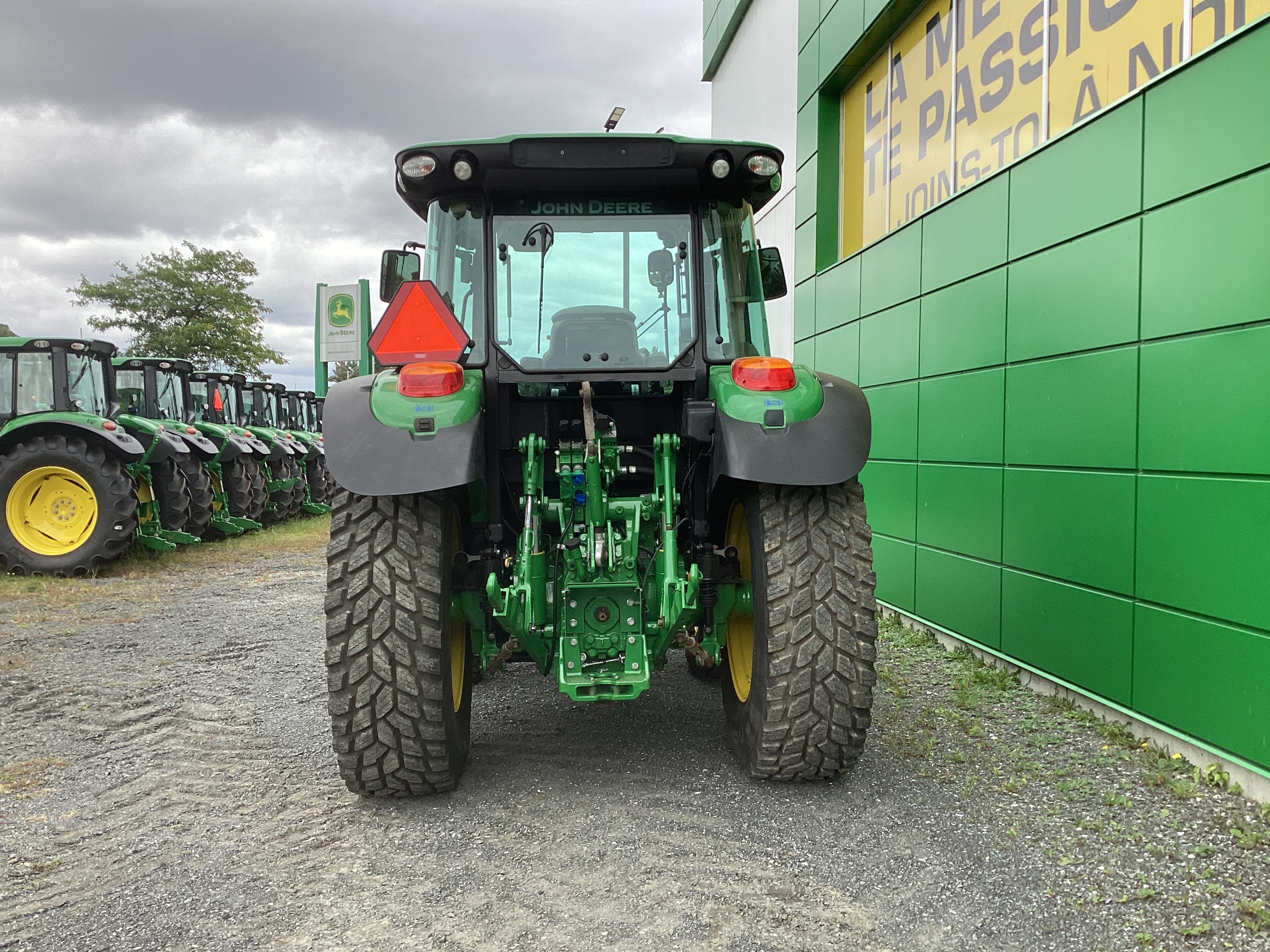 John Deere 5100R NOKIAN GRATTE
