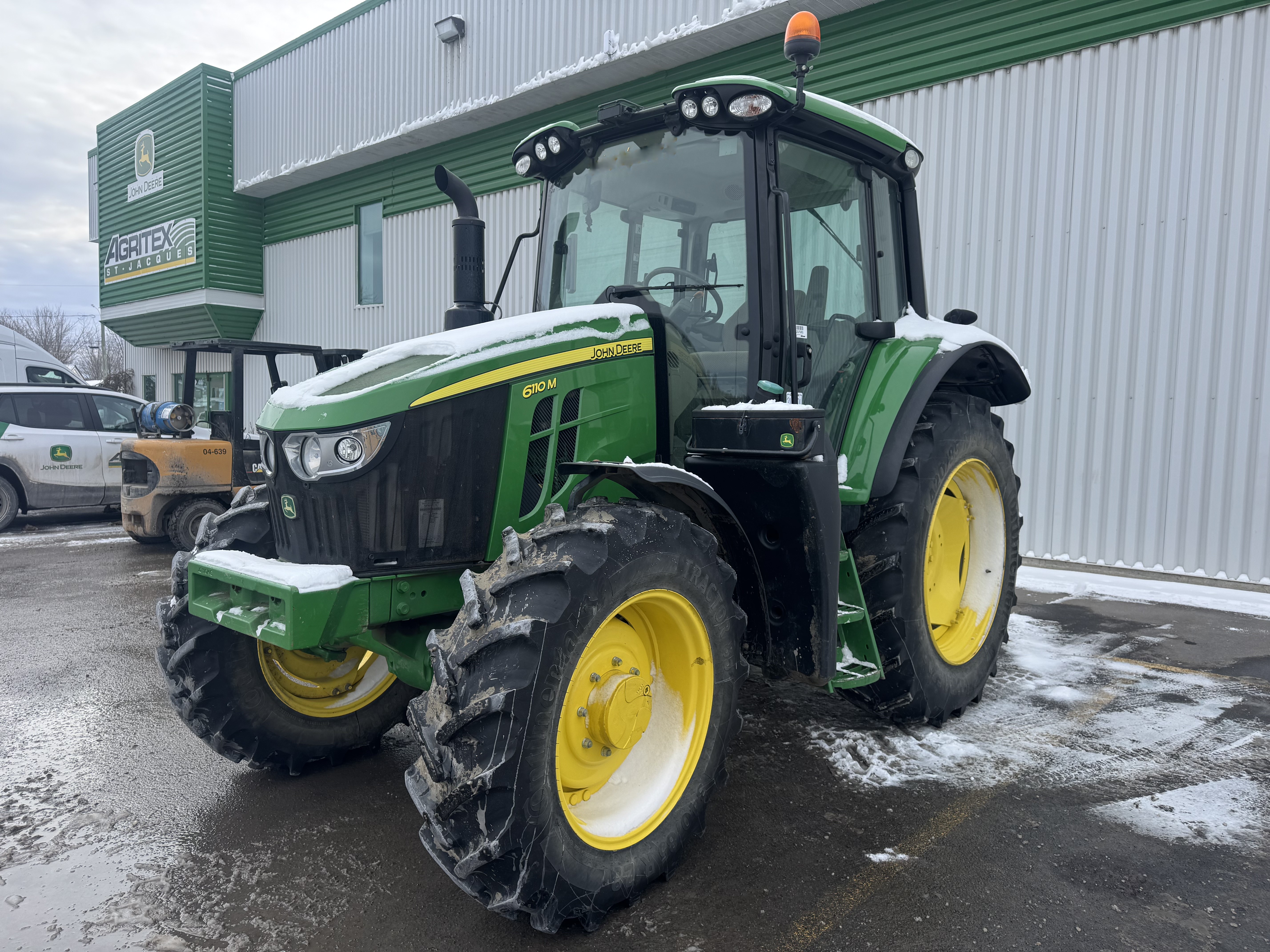 John Deere 6110M
