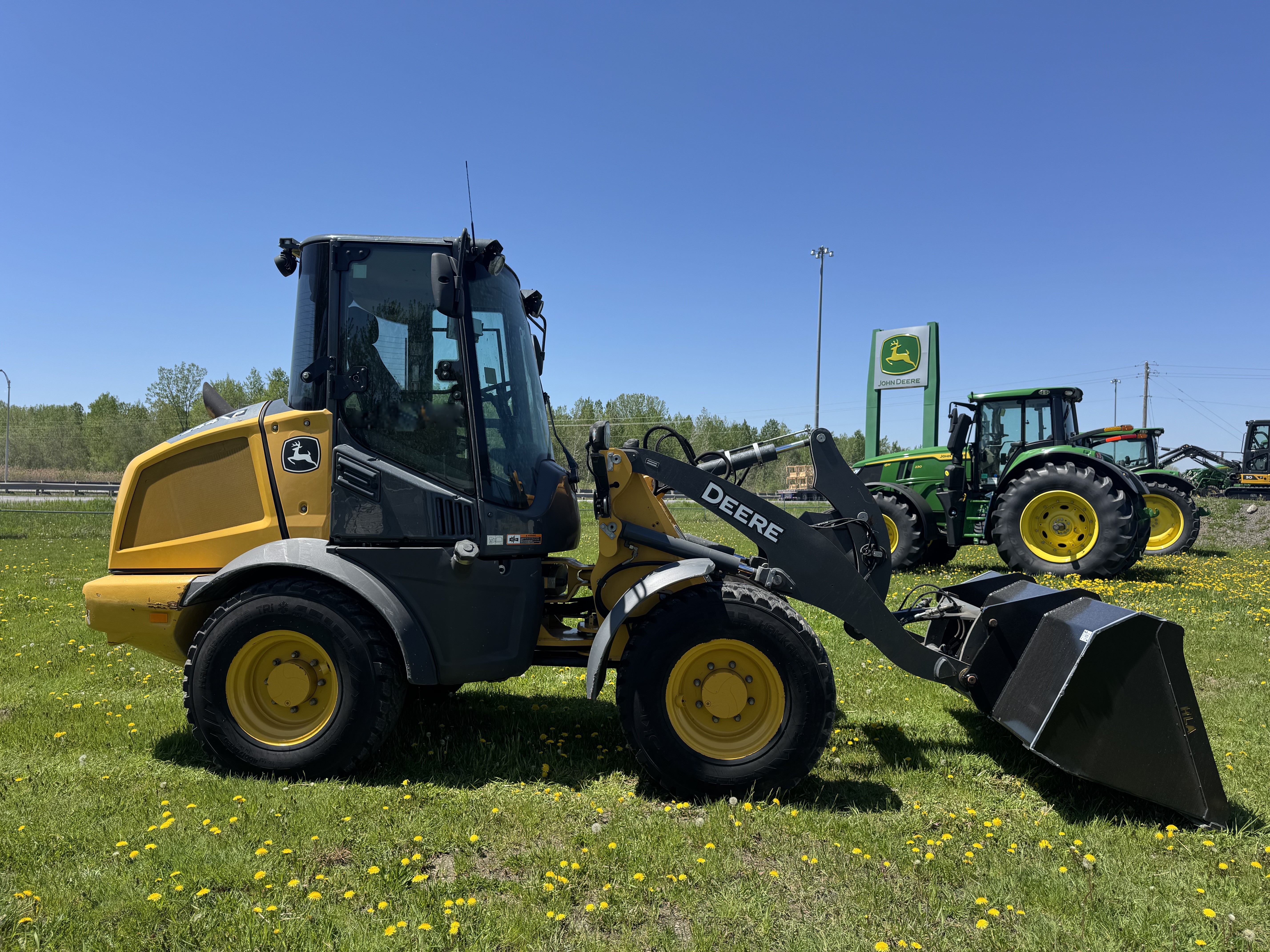 John Deere 244 P