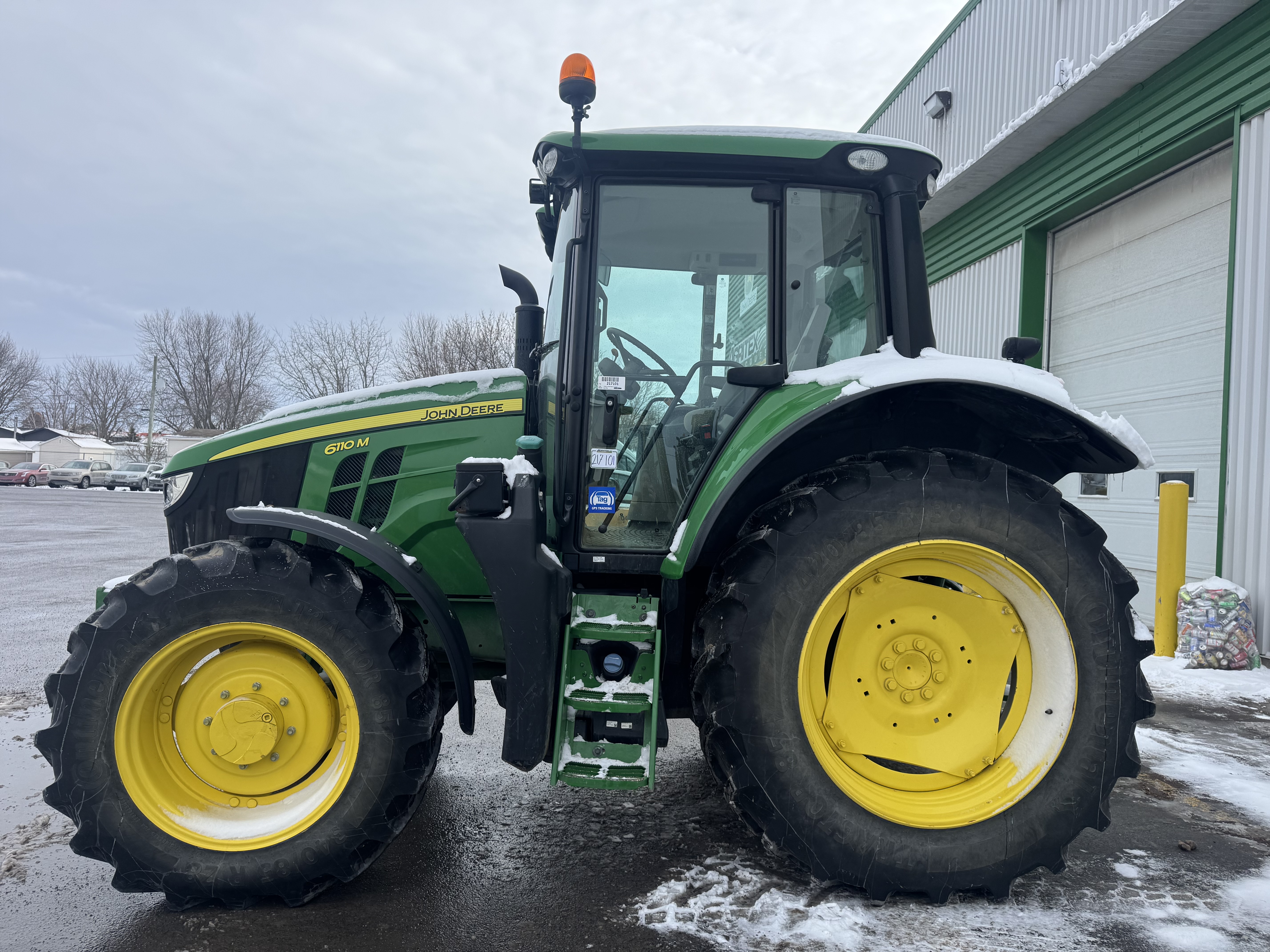 John Deere 6110M