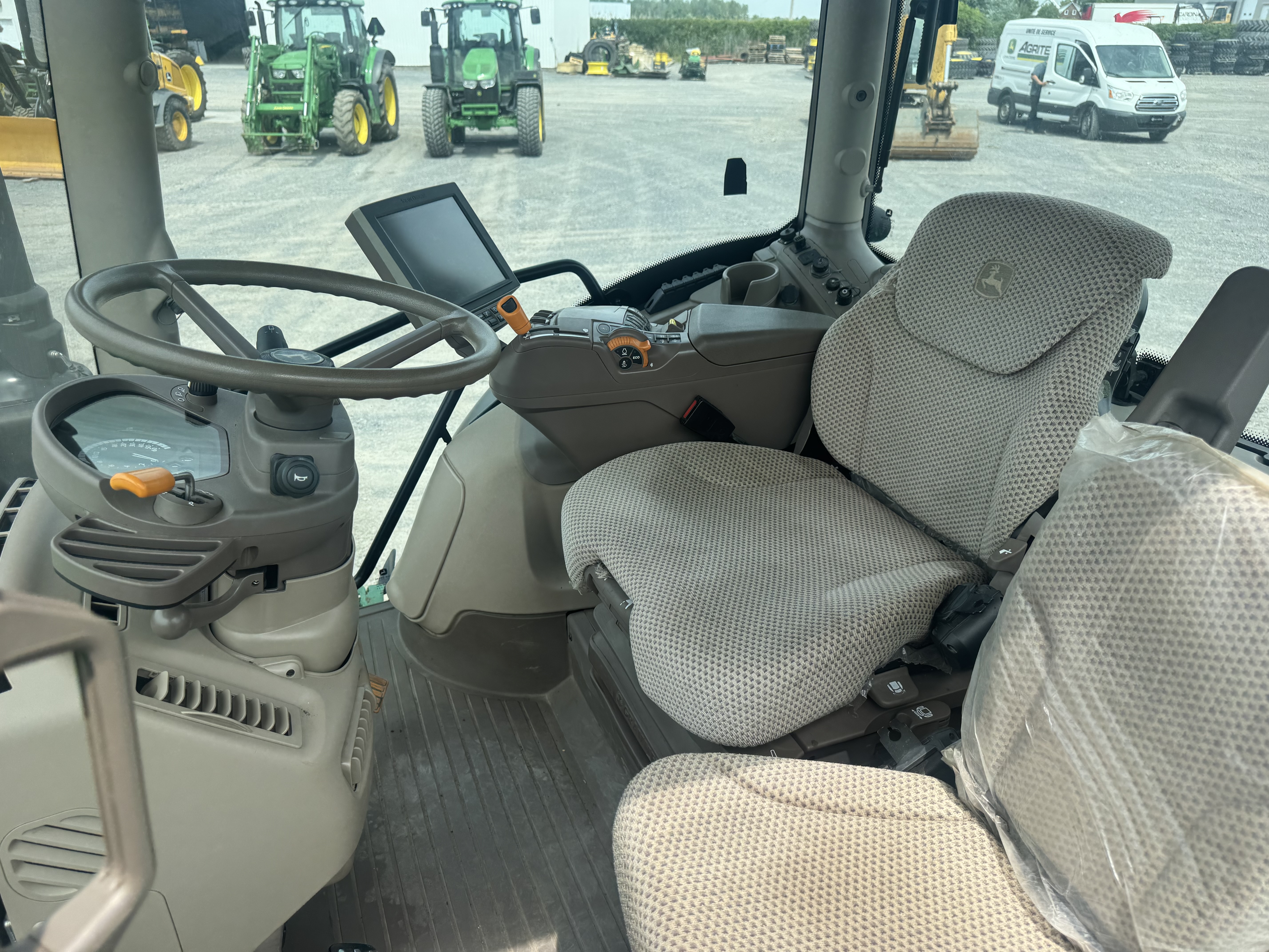 John Deere 6110R