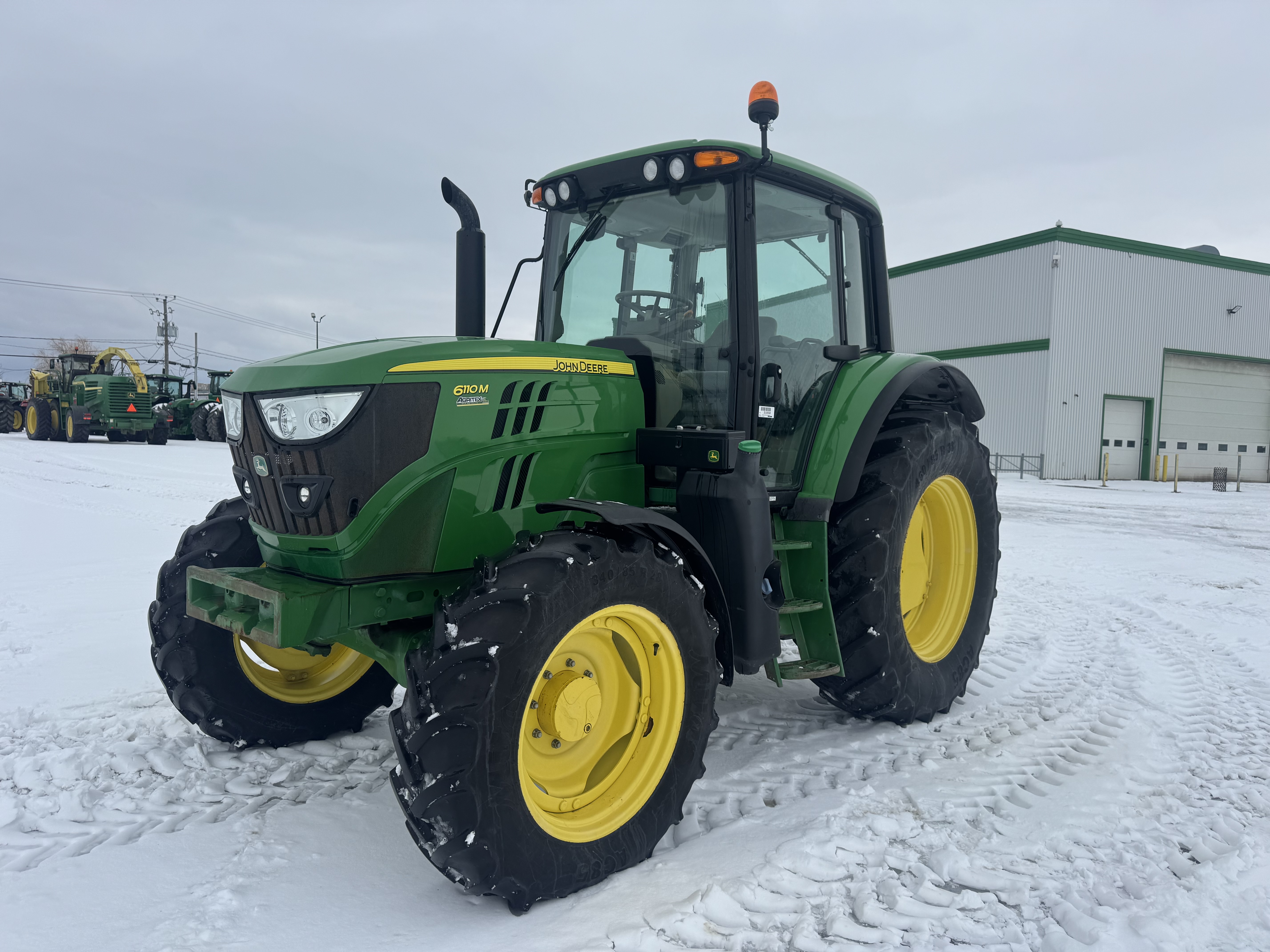 John Deere 6110M