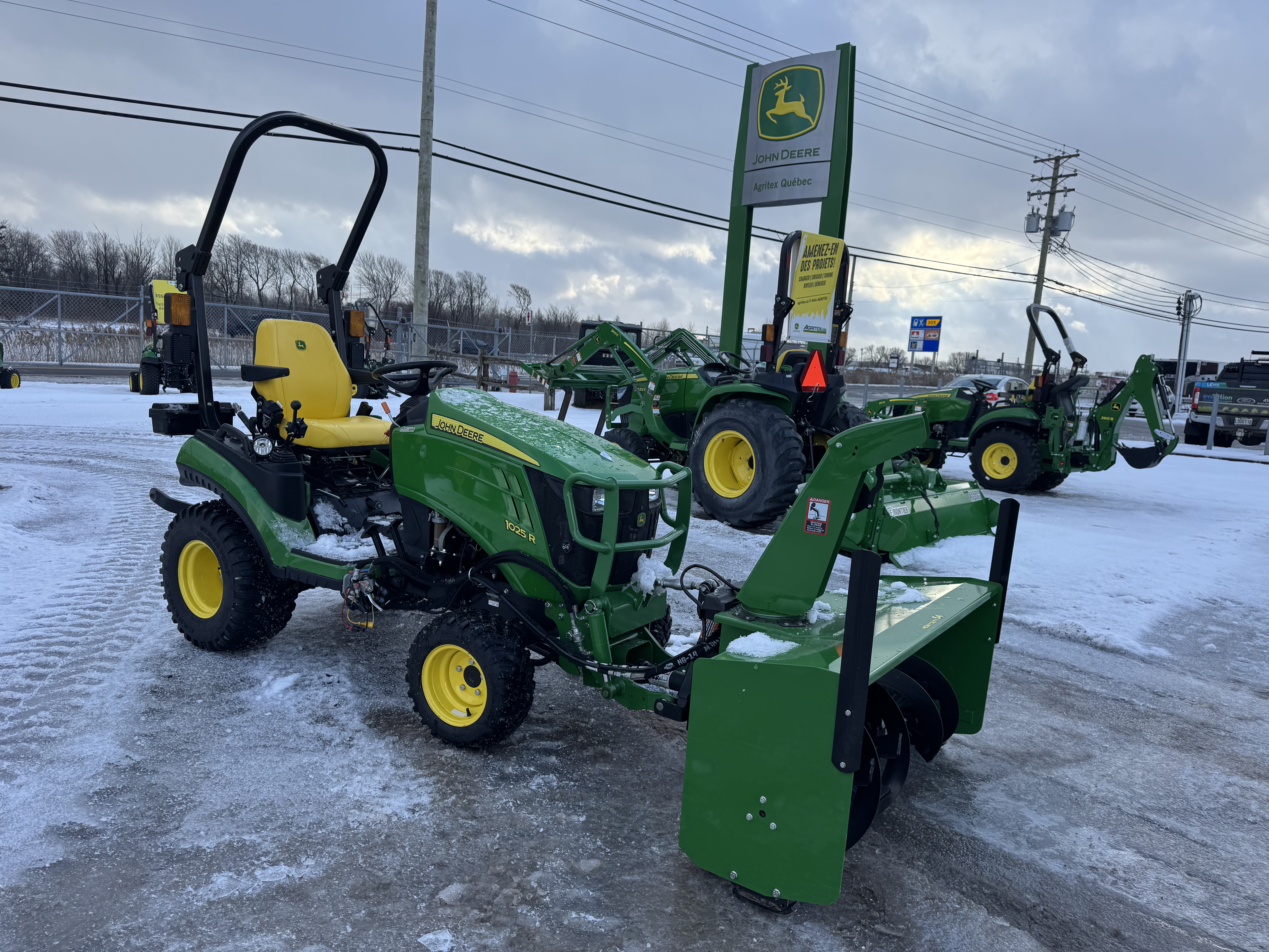 John Deere 1025R souffleur