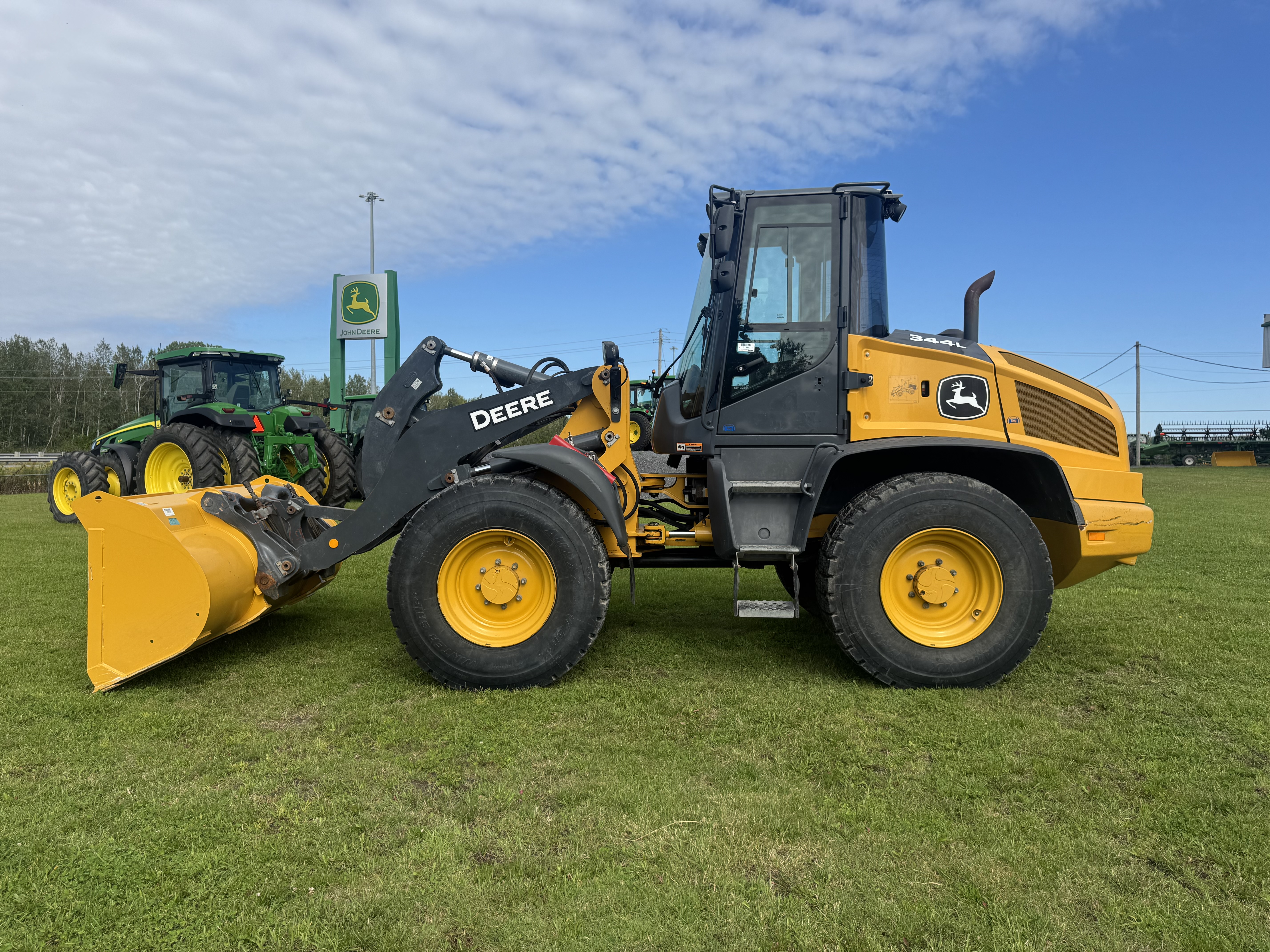 John Deere 344L