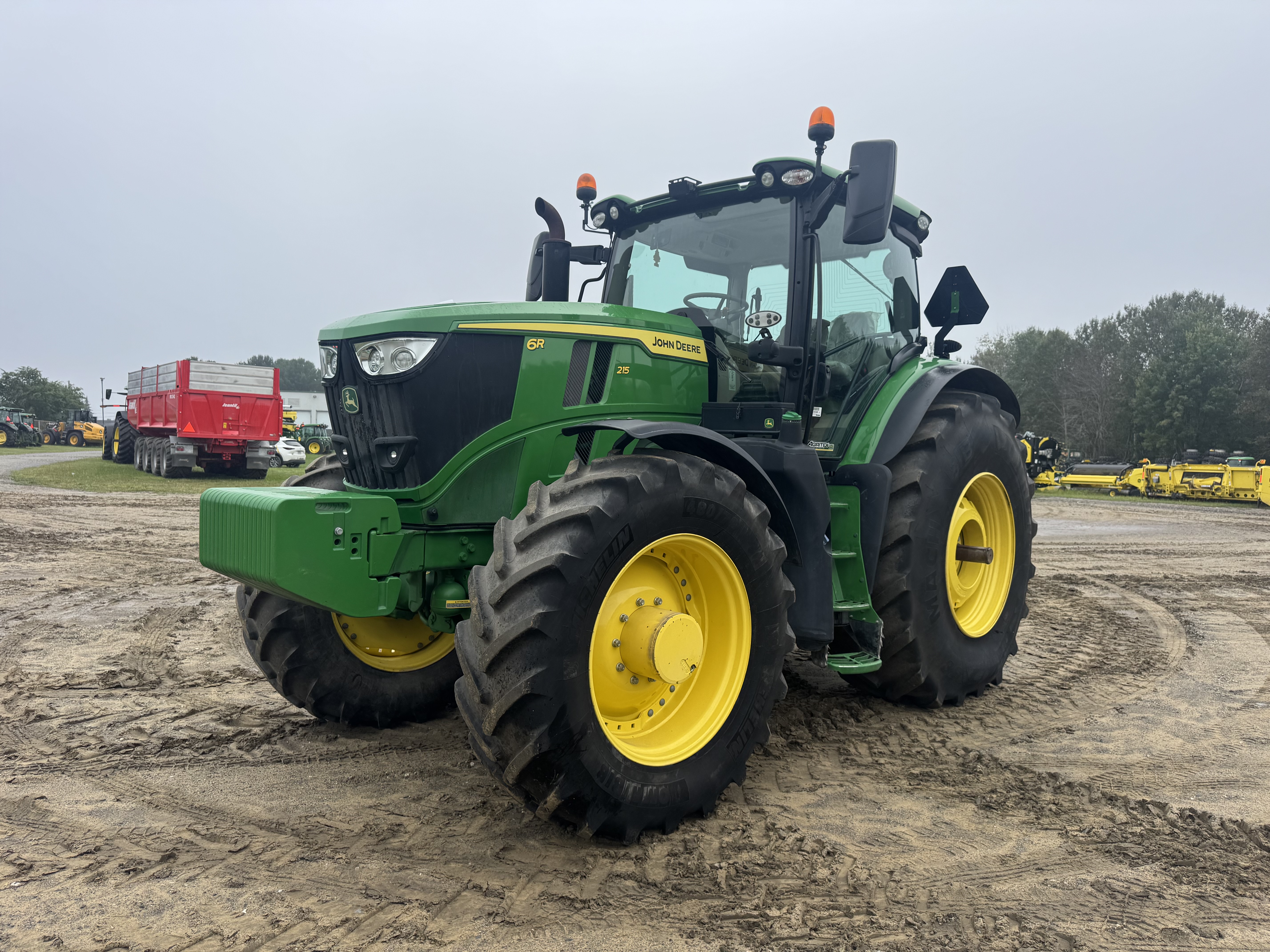 John Deere 6R 215