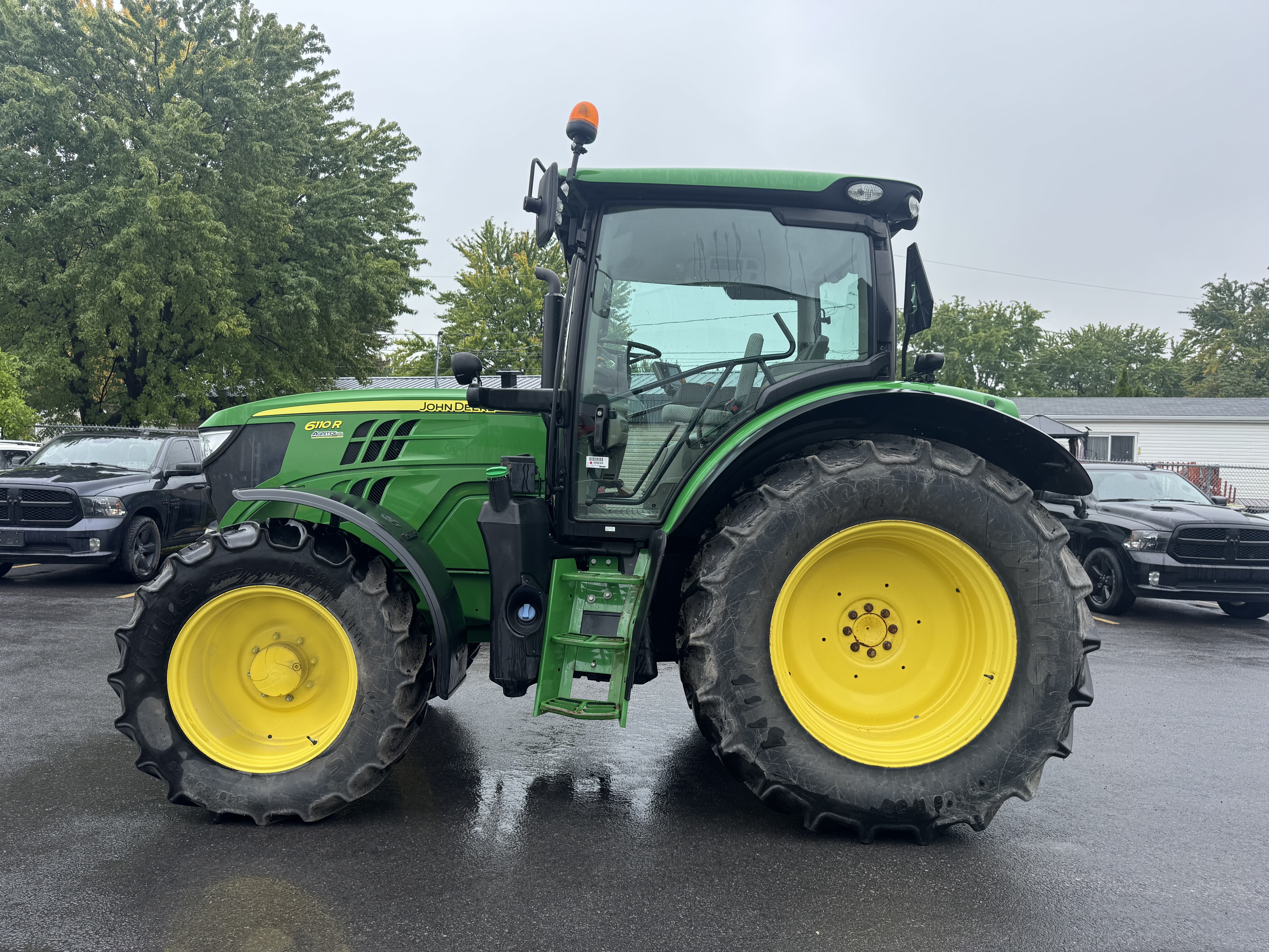 John Deere 6110R