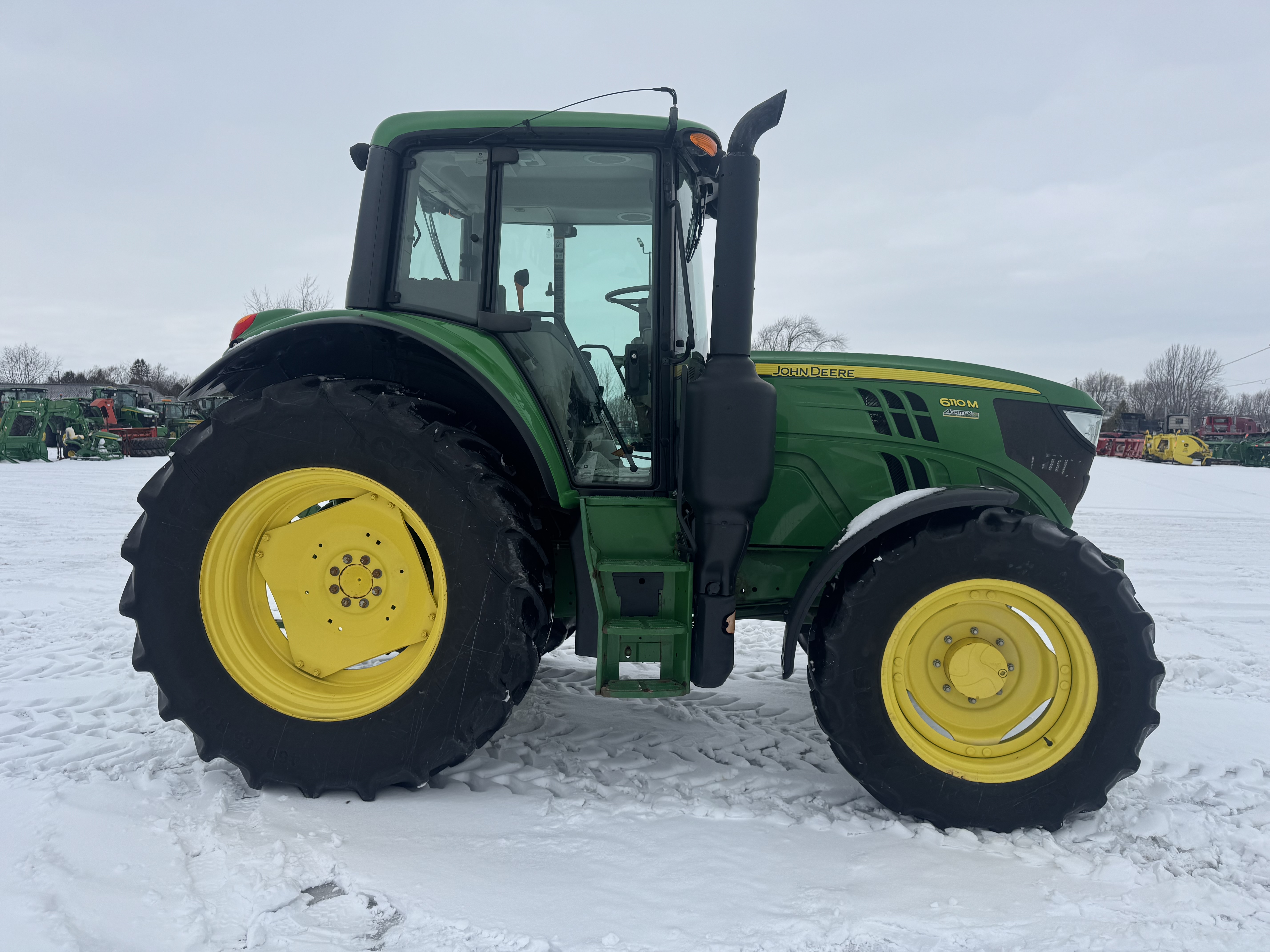 John Deere 6110M