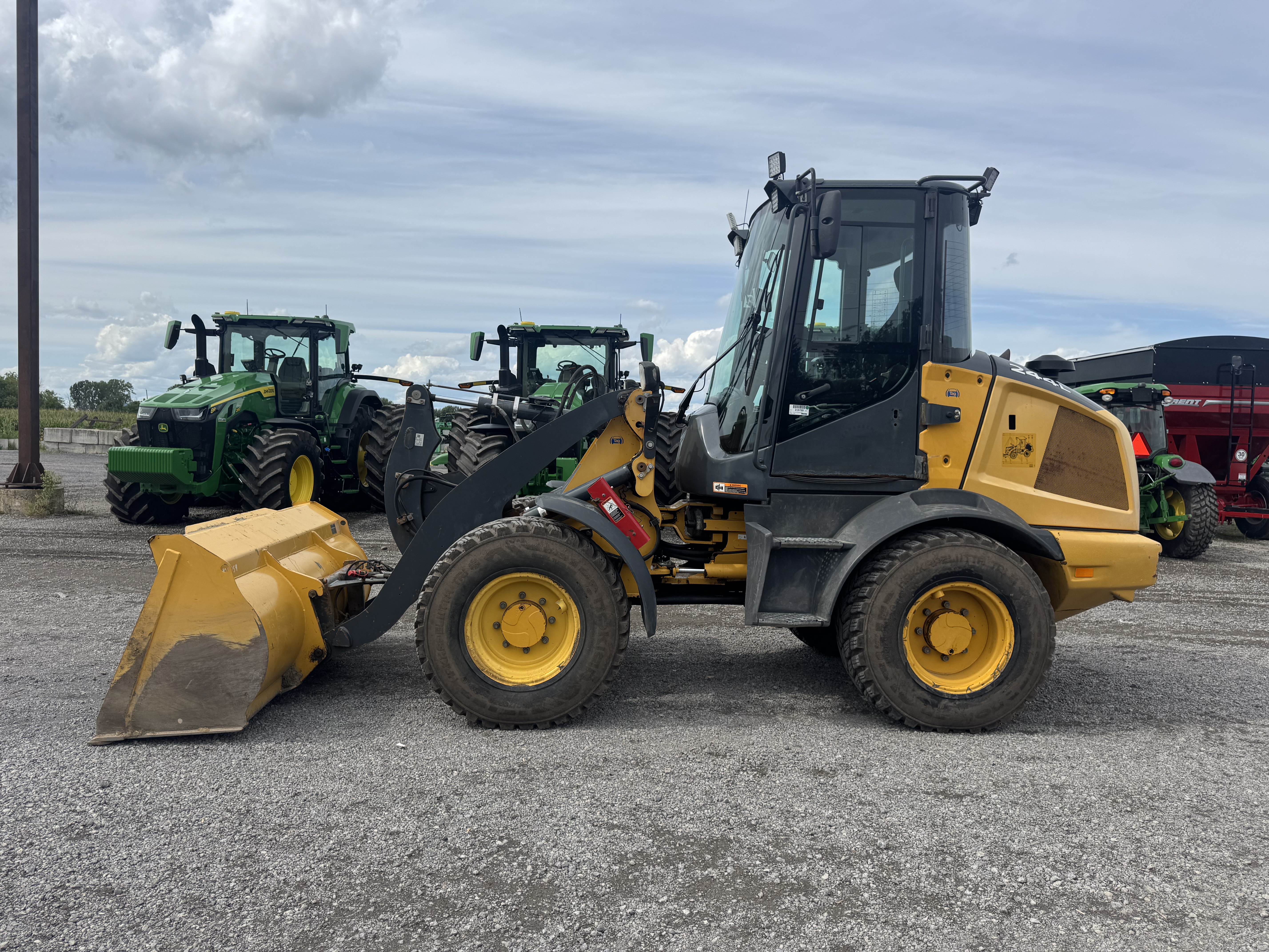 John Deere 244L