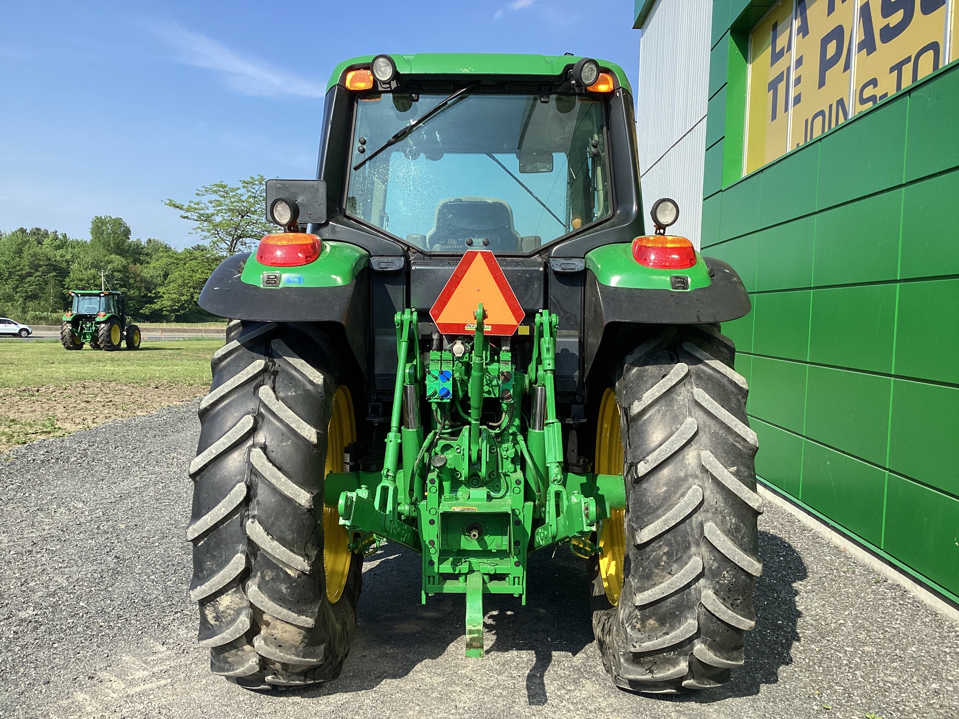 John Deere 6110M   