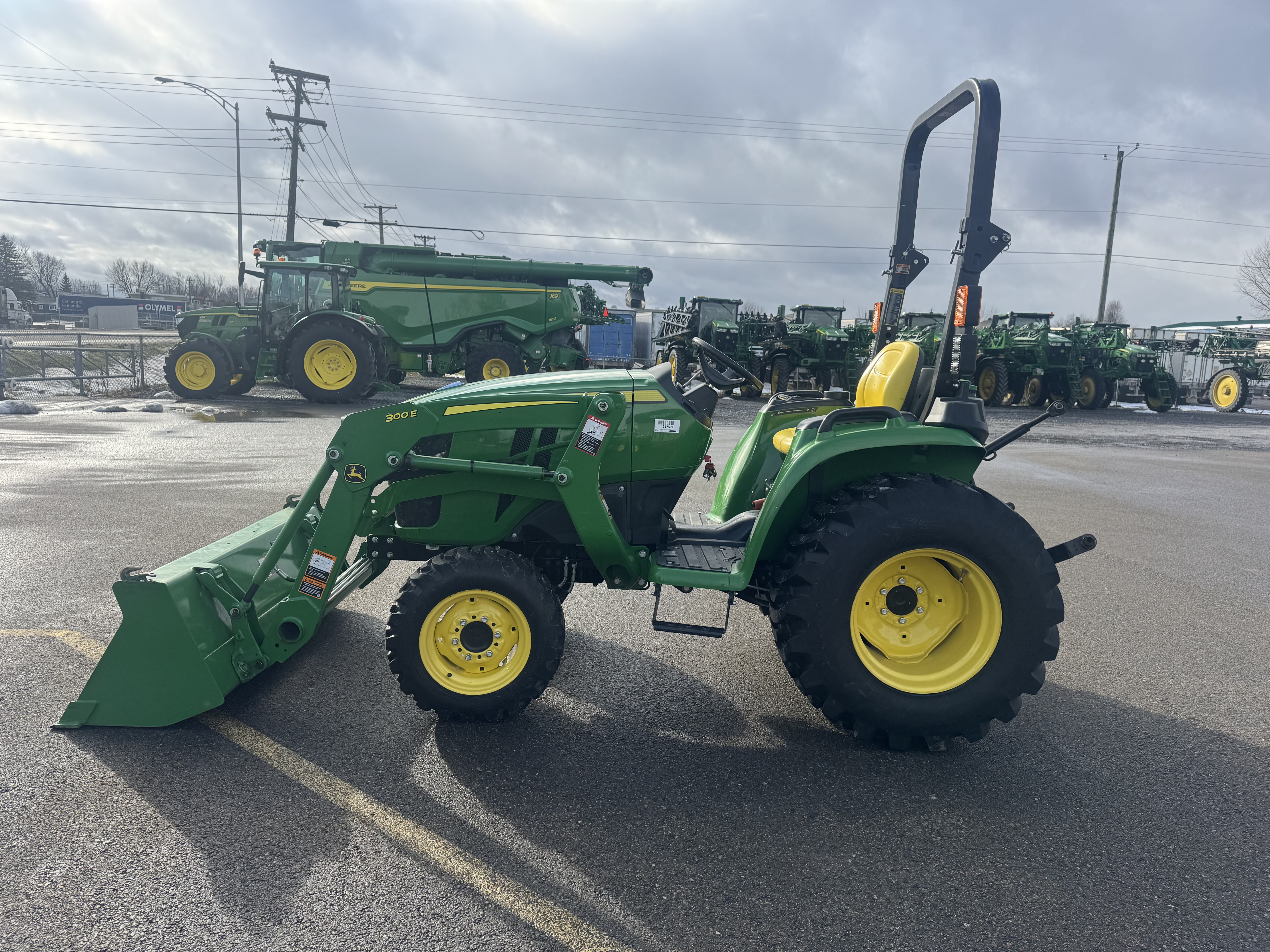 John Deere 3025E