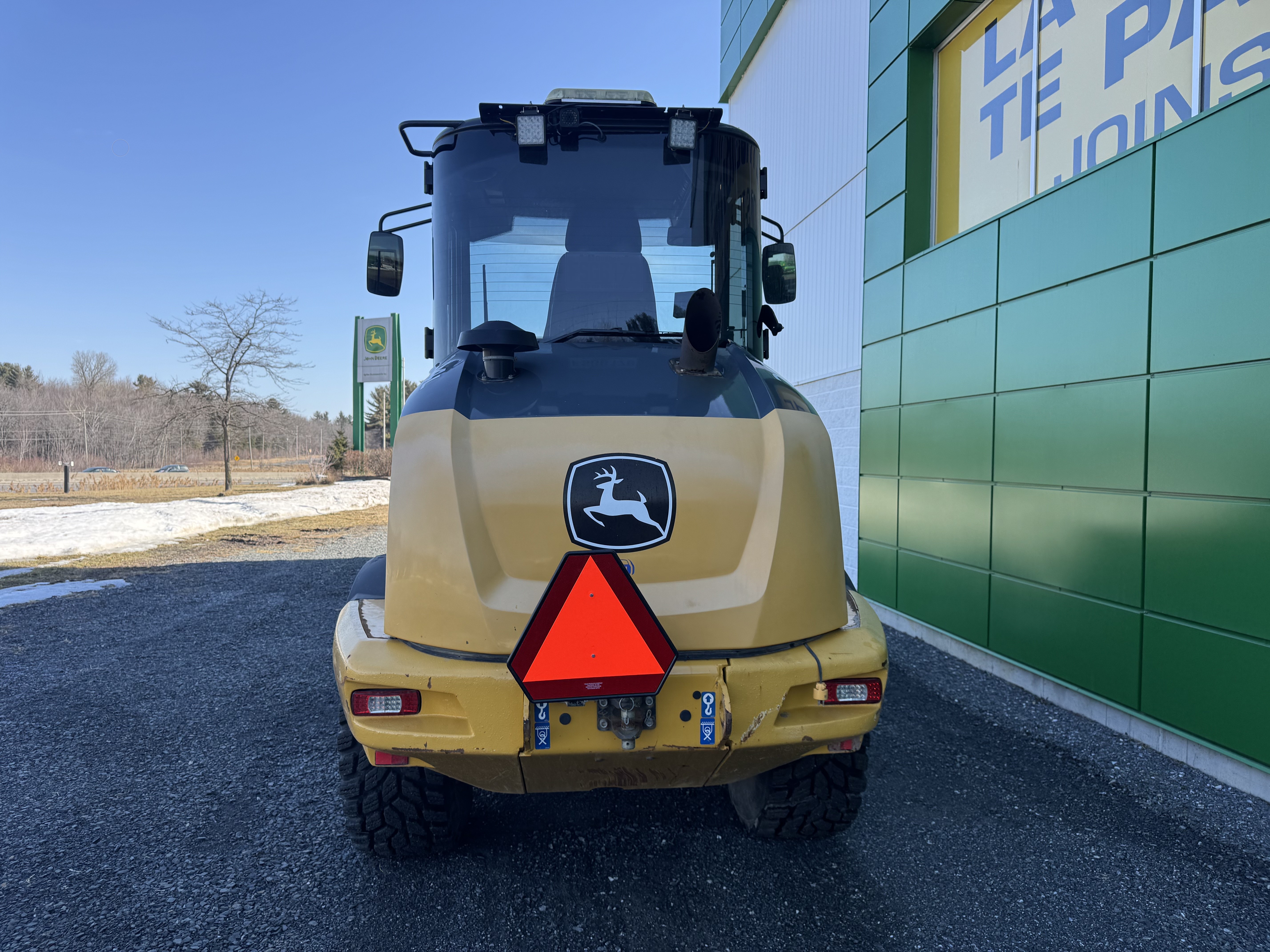 John Deere 244L
