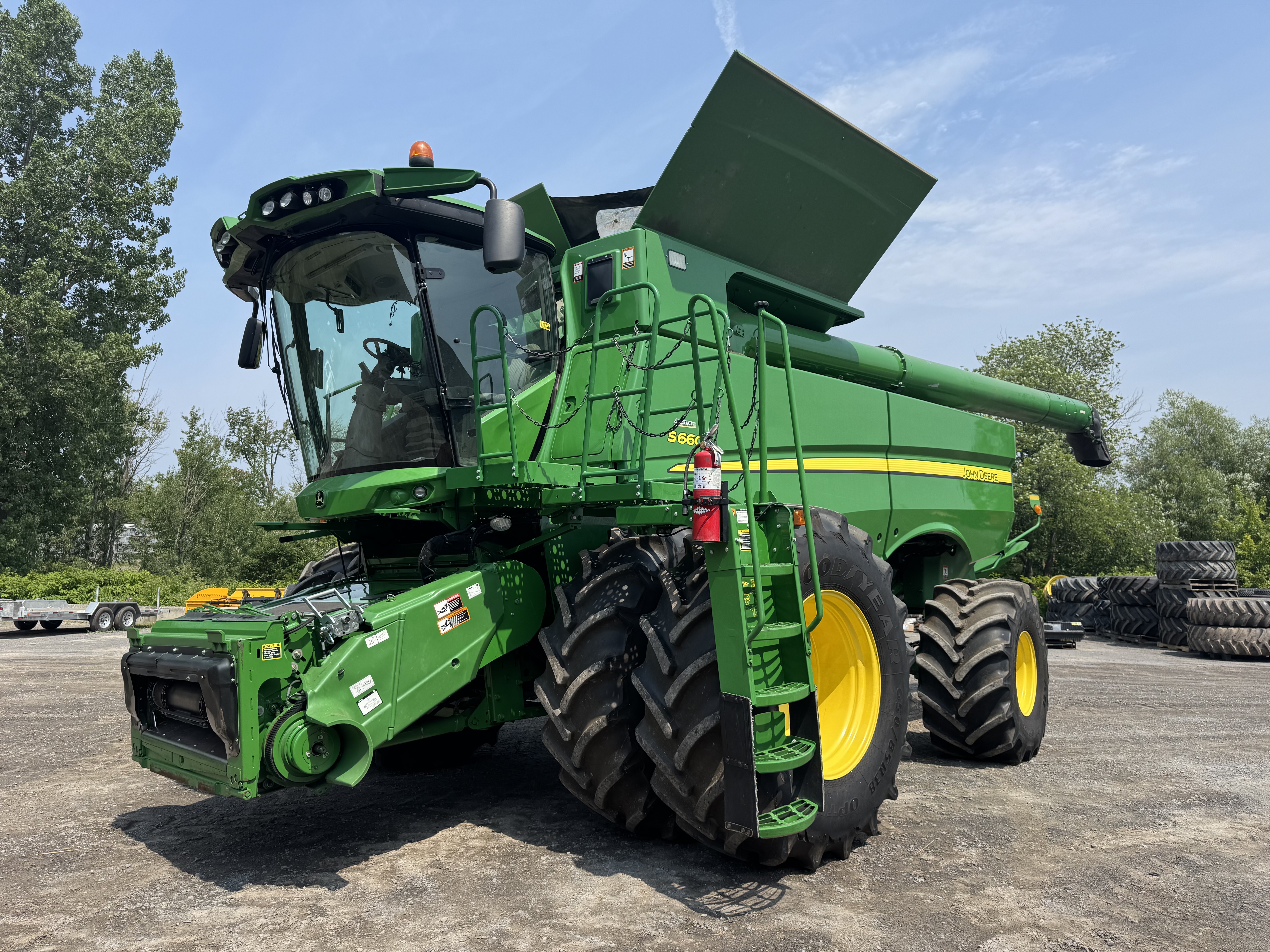 John Deere S660