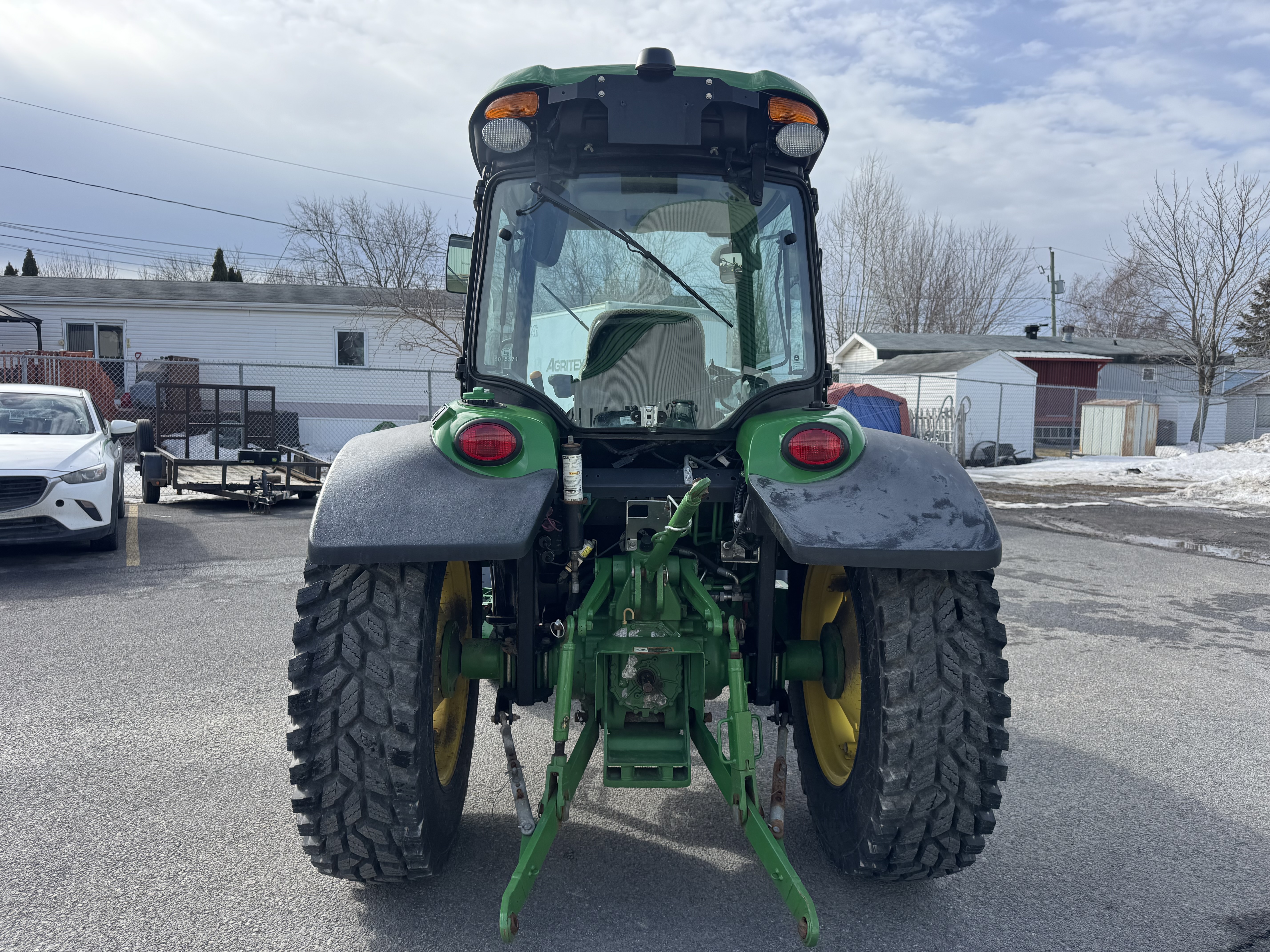 John Deere 4066R GRATTE NOKIAN    