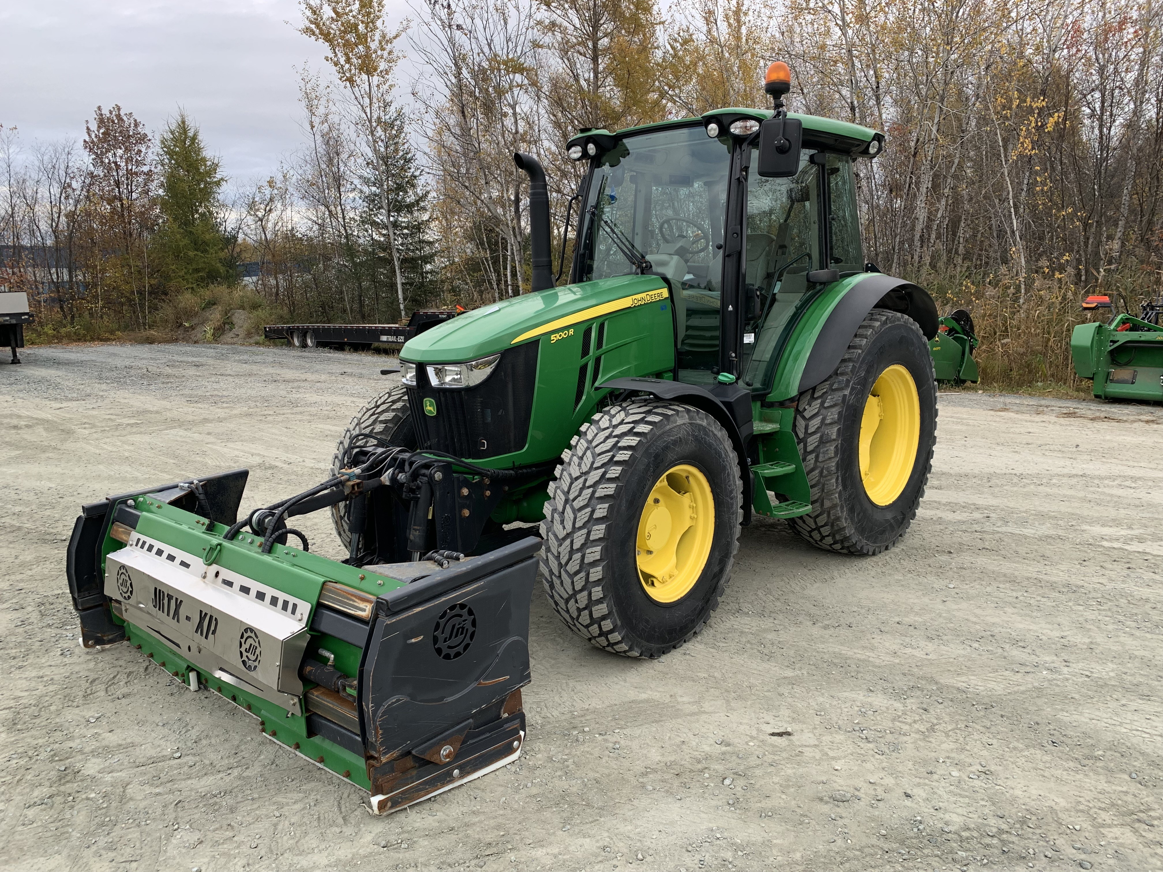 John Deere 5100R NOKIAN JRTX-XP