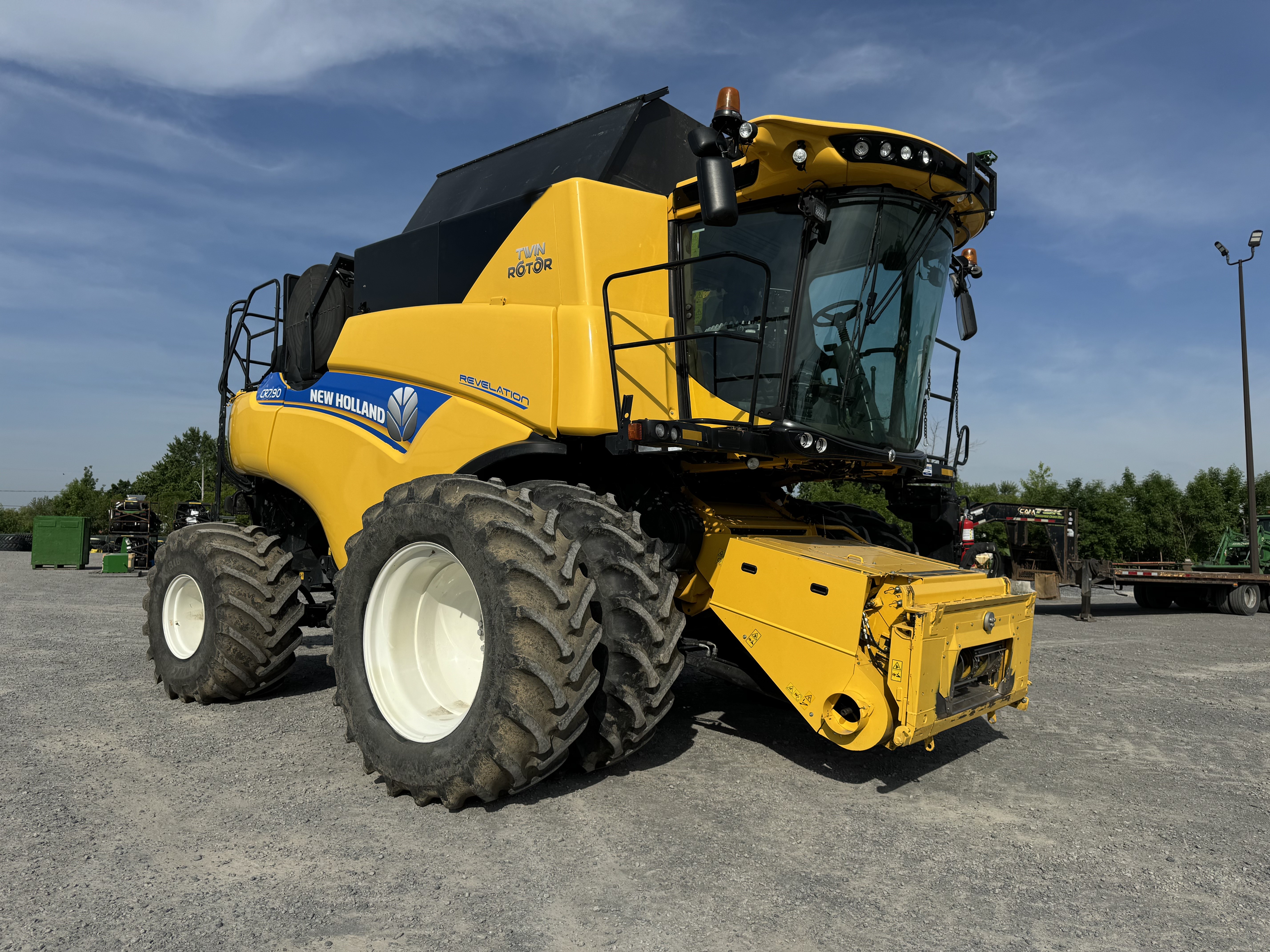 John Deere New Holland CR7.90