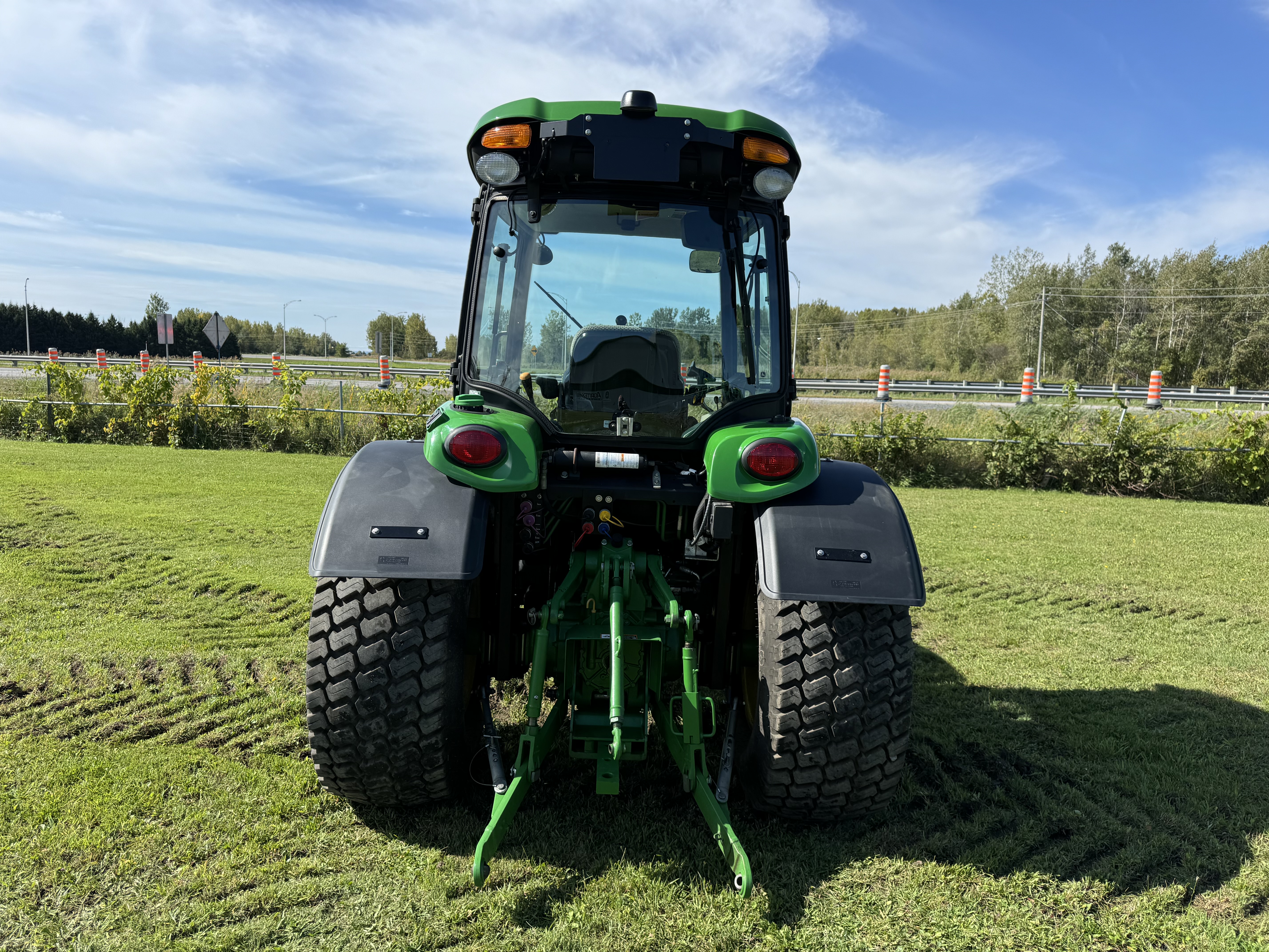 John Deere 4052R TURF    