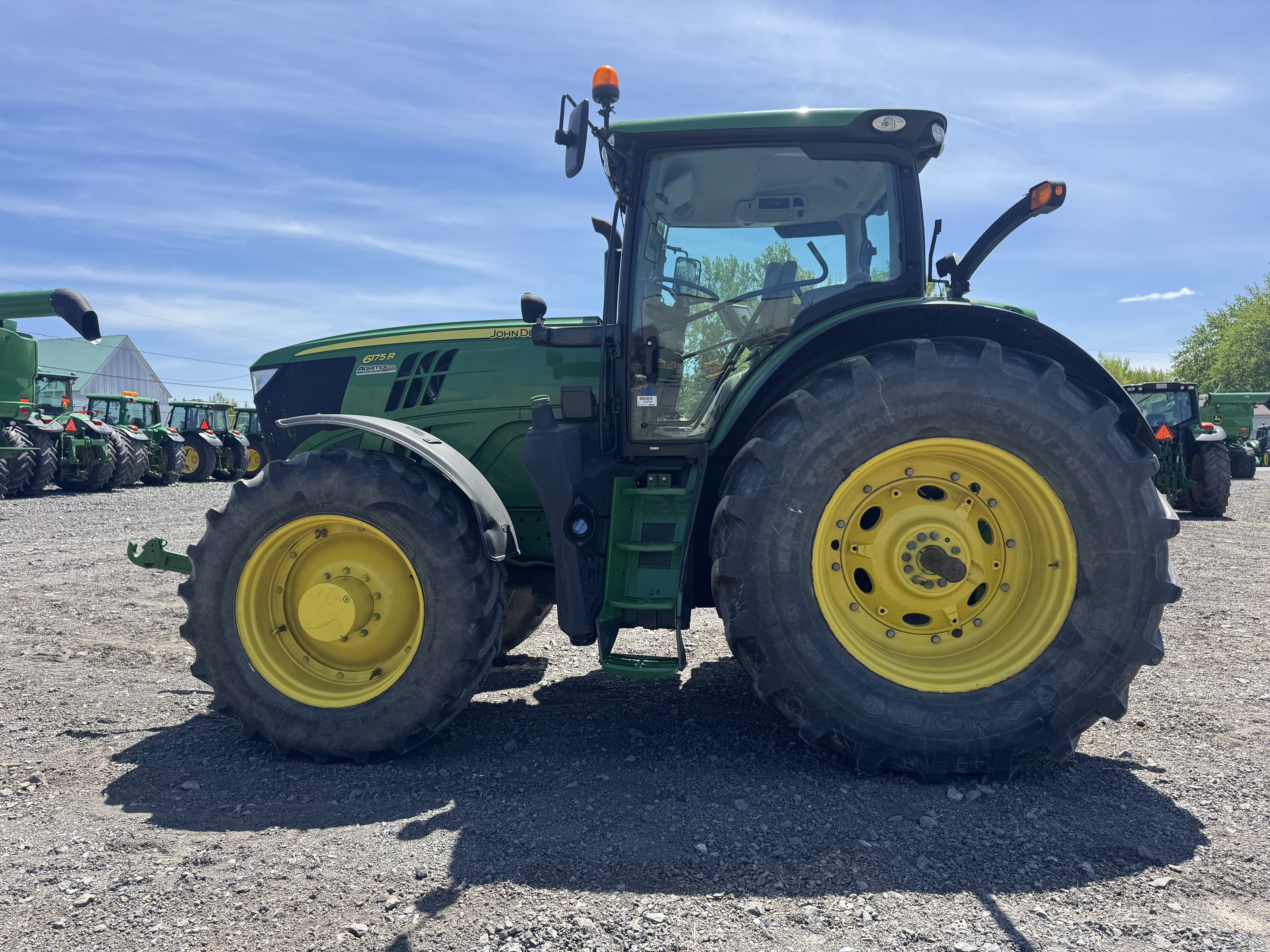 John Deere 6175R  FRT HITCH