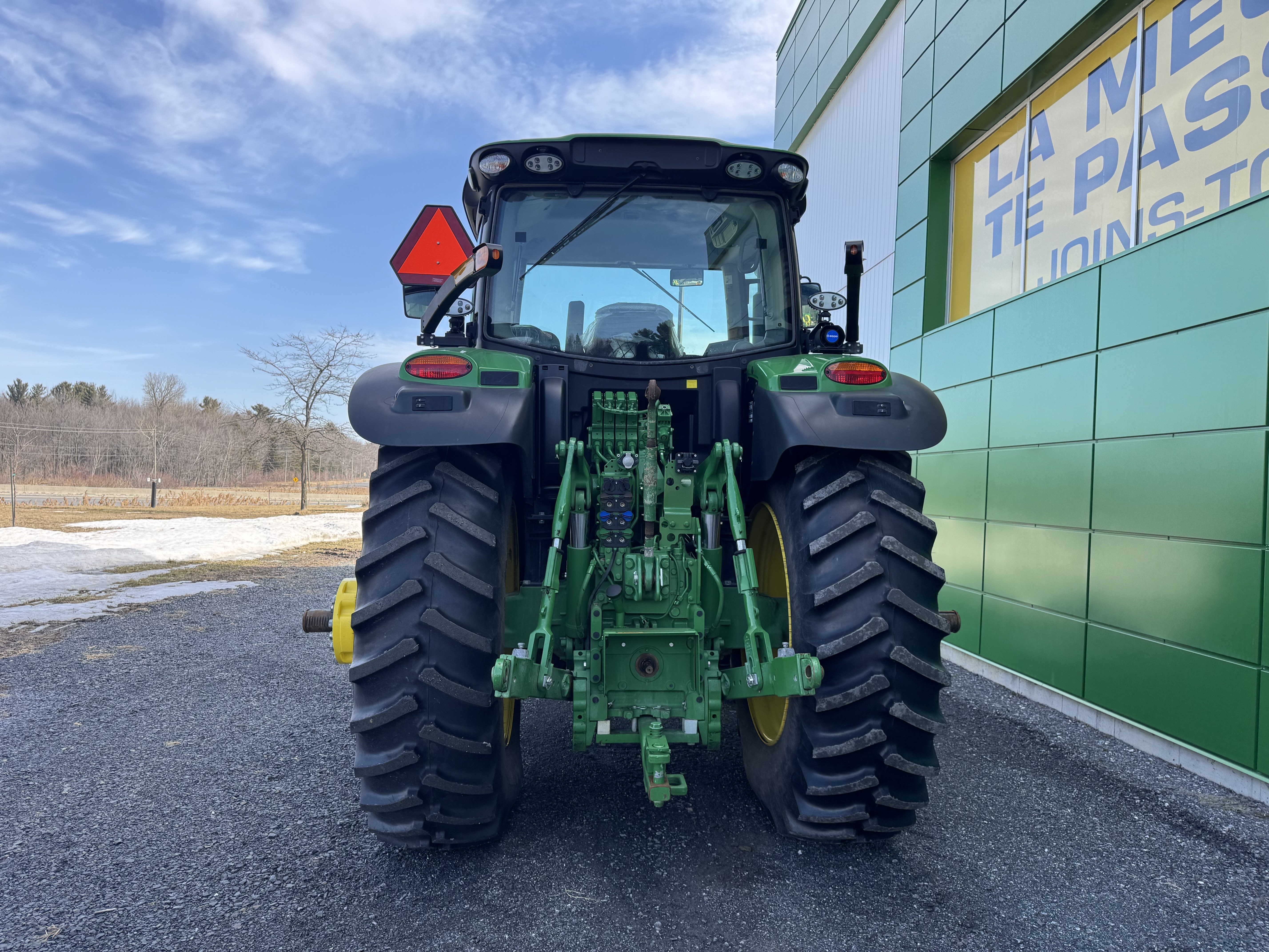 John Deere 6175R  