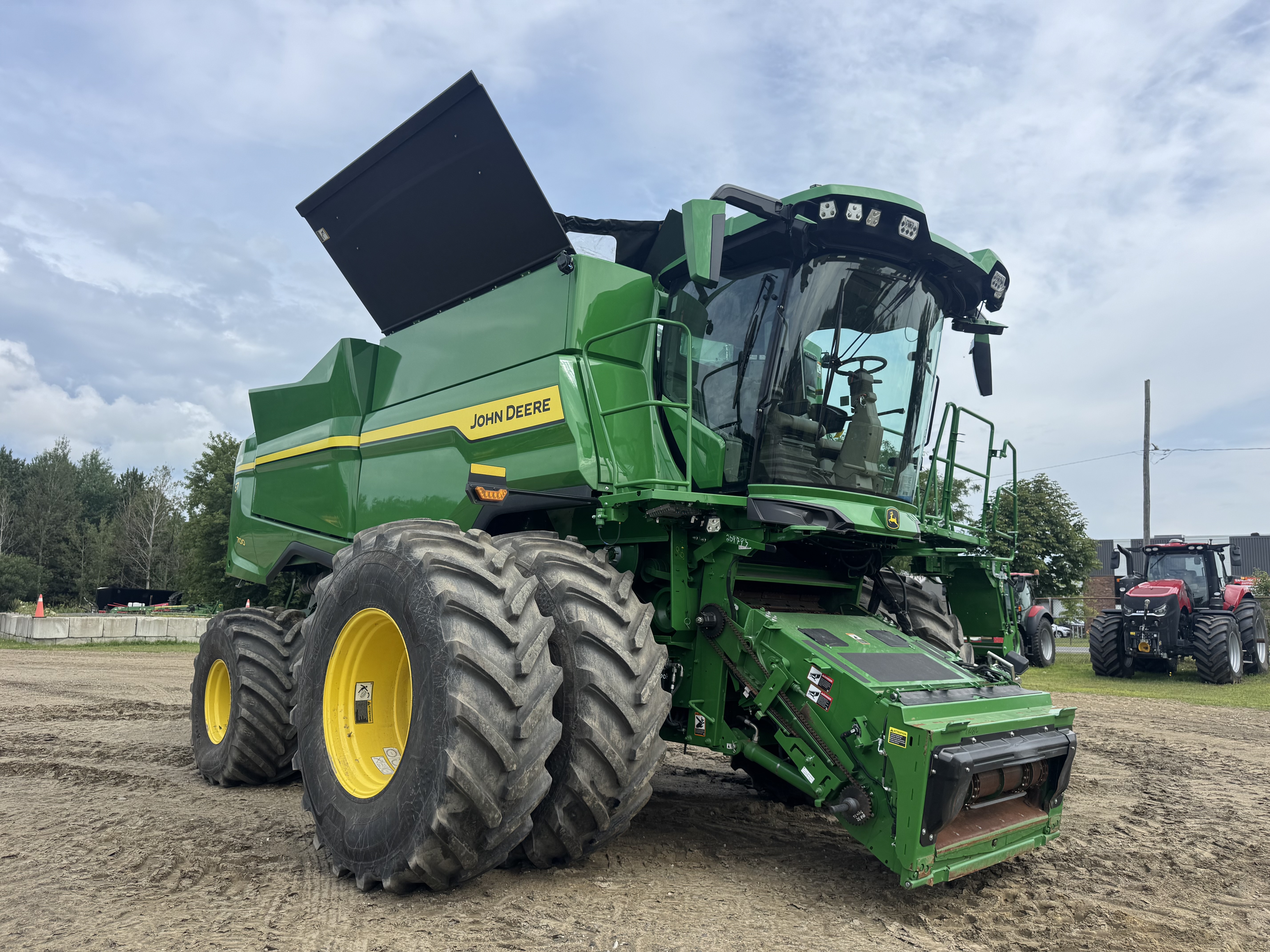 John Deere S7 700