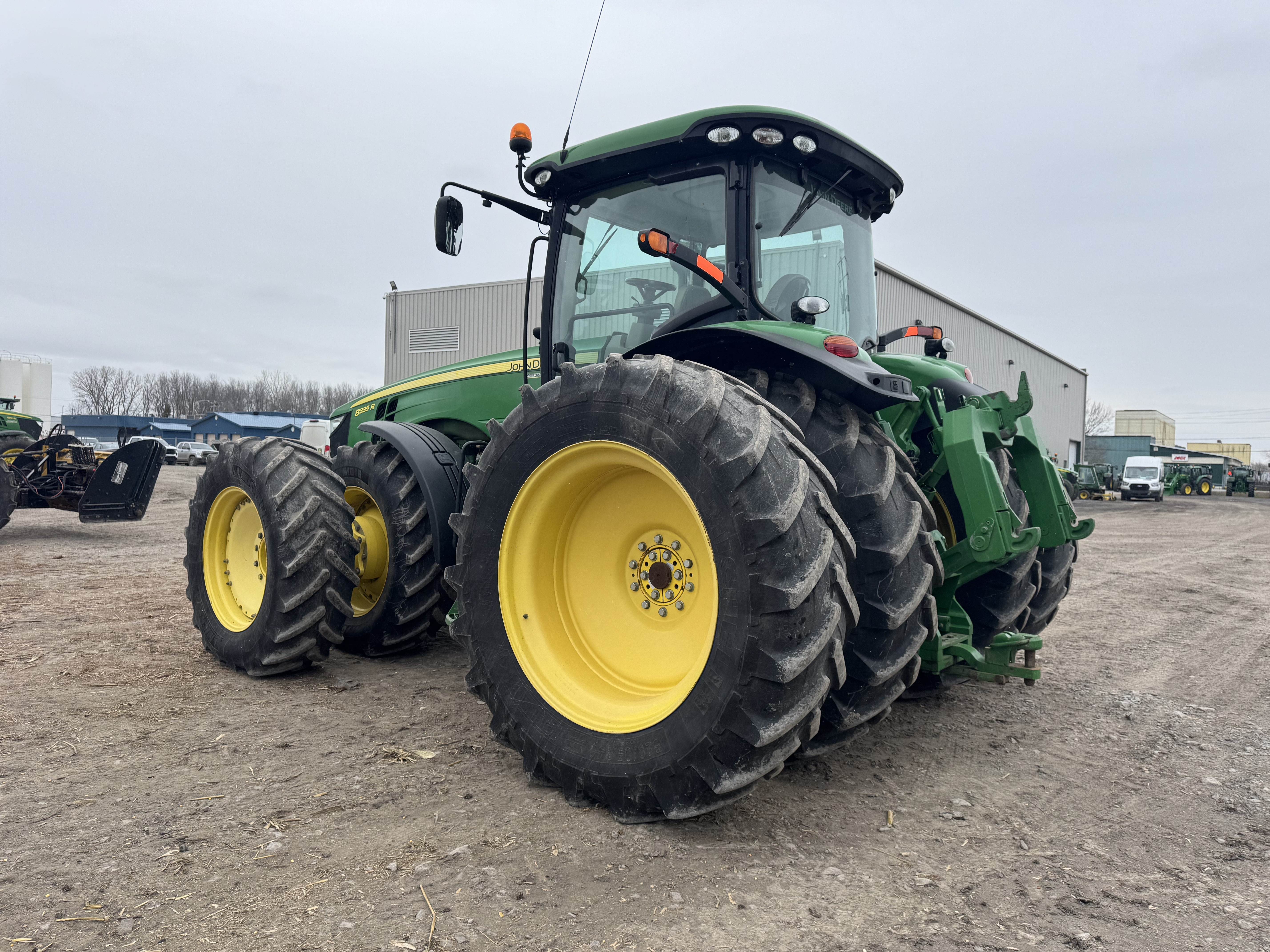 John Deere 8335R