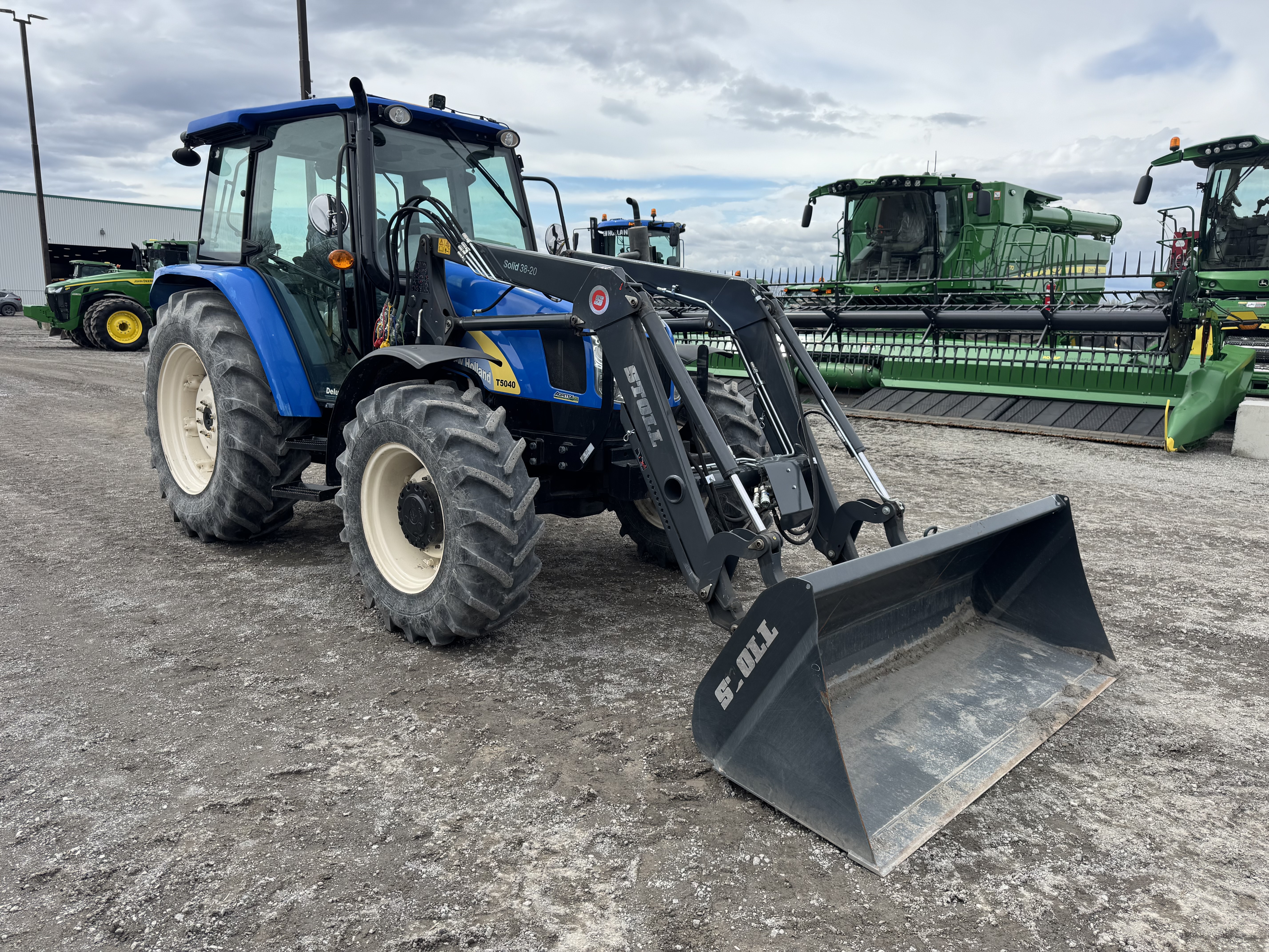 New Holland T5040  
