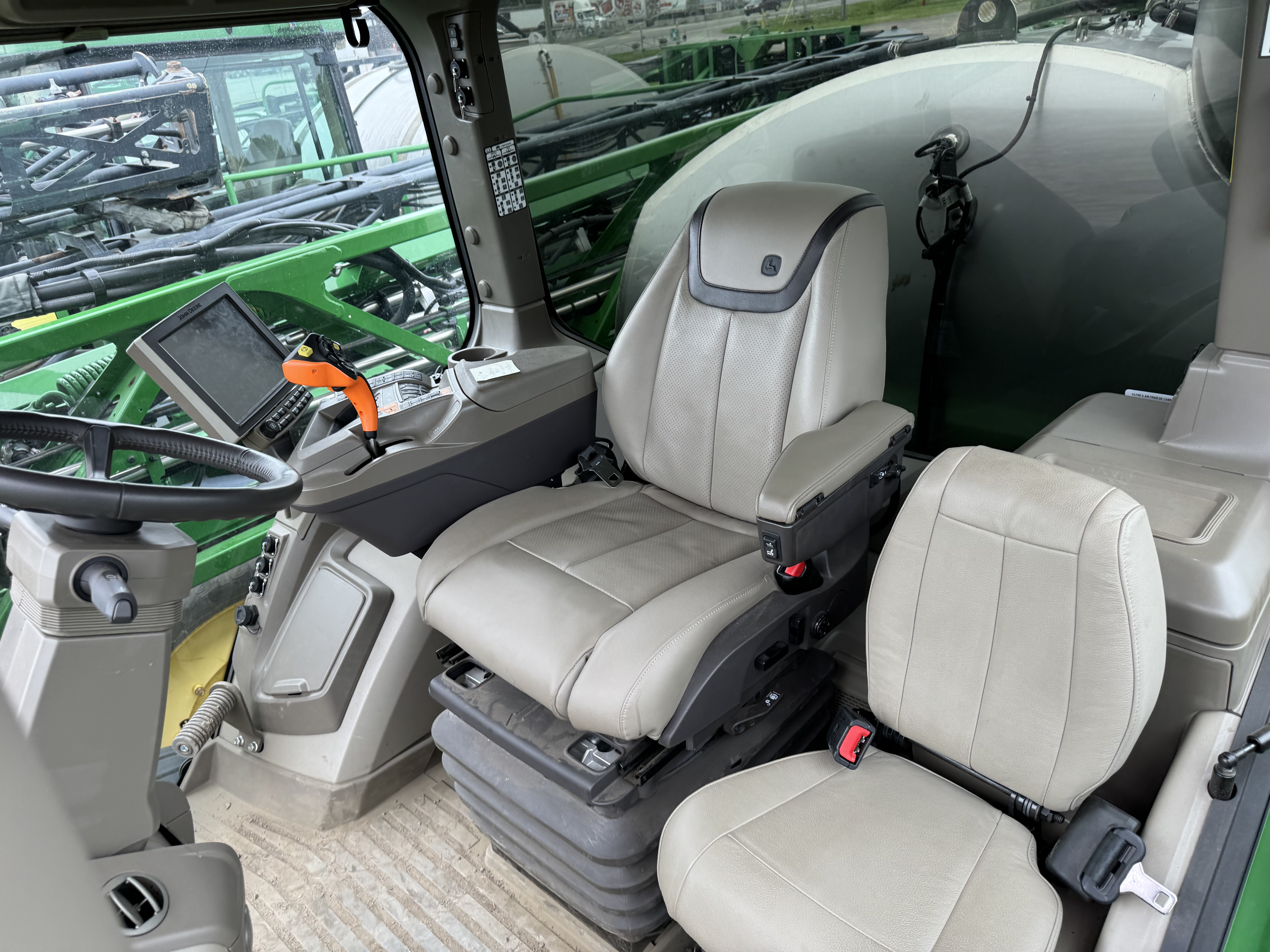 John Deere 410R SEE & SPRAY