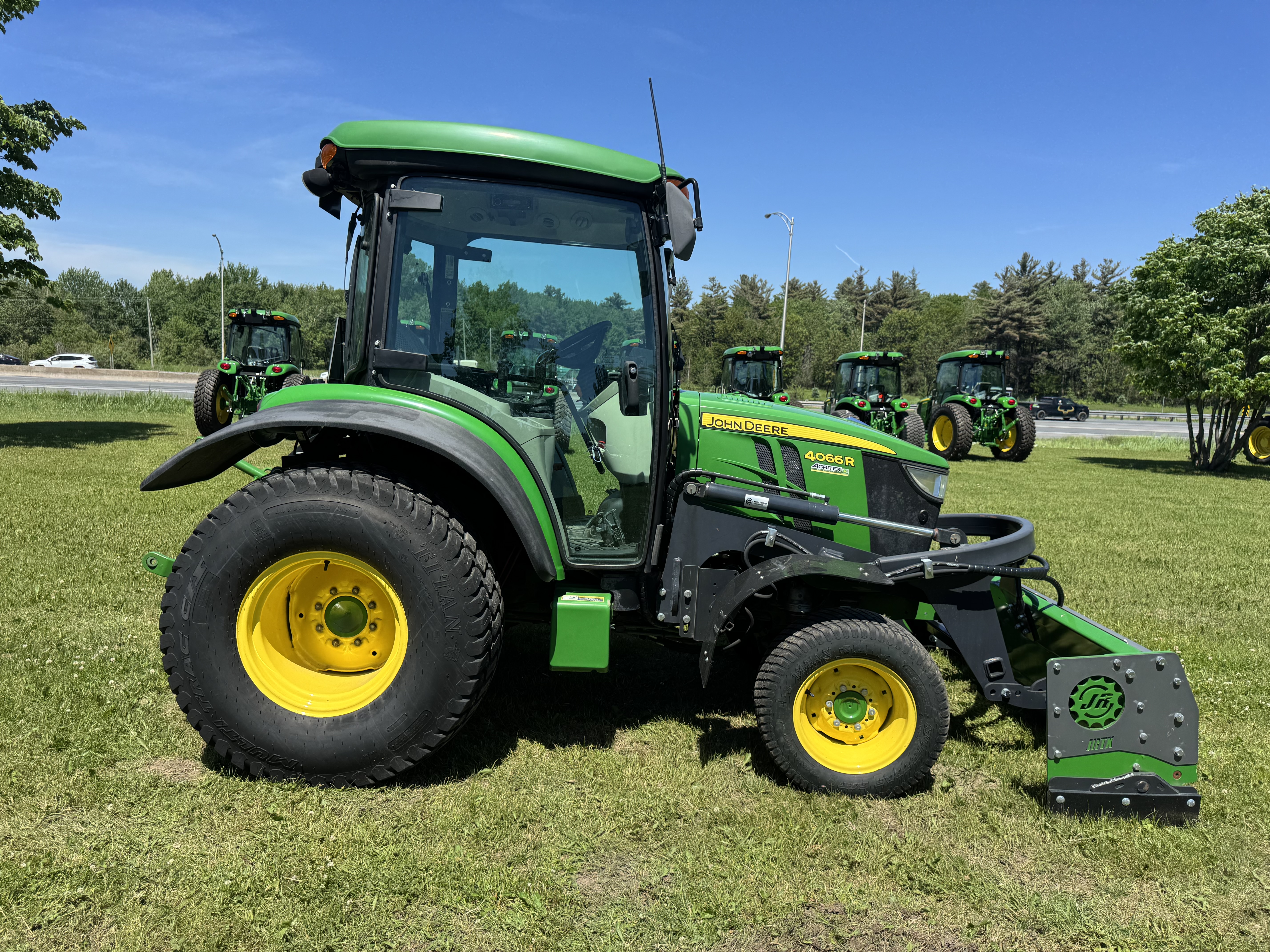 John Deere 4066R TURF JRTX 