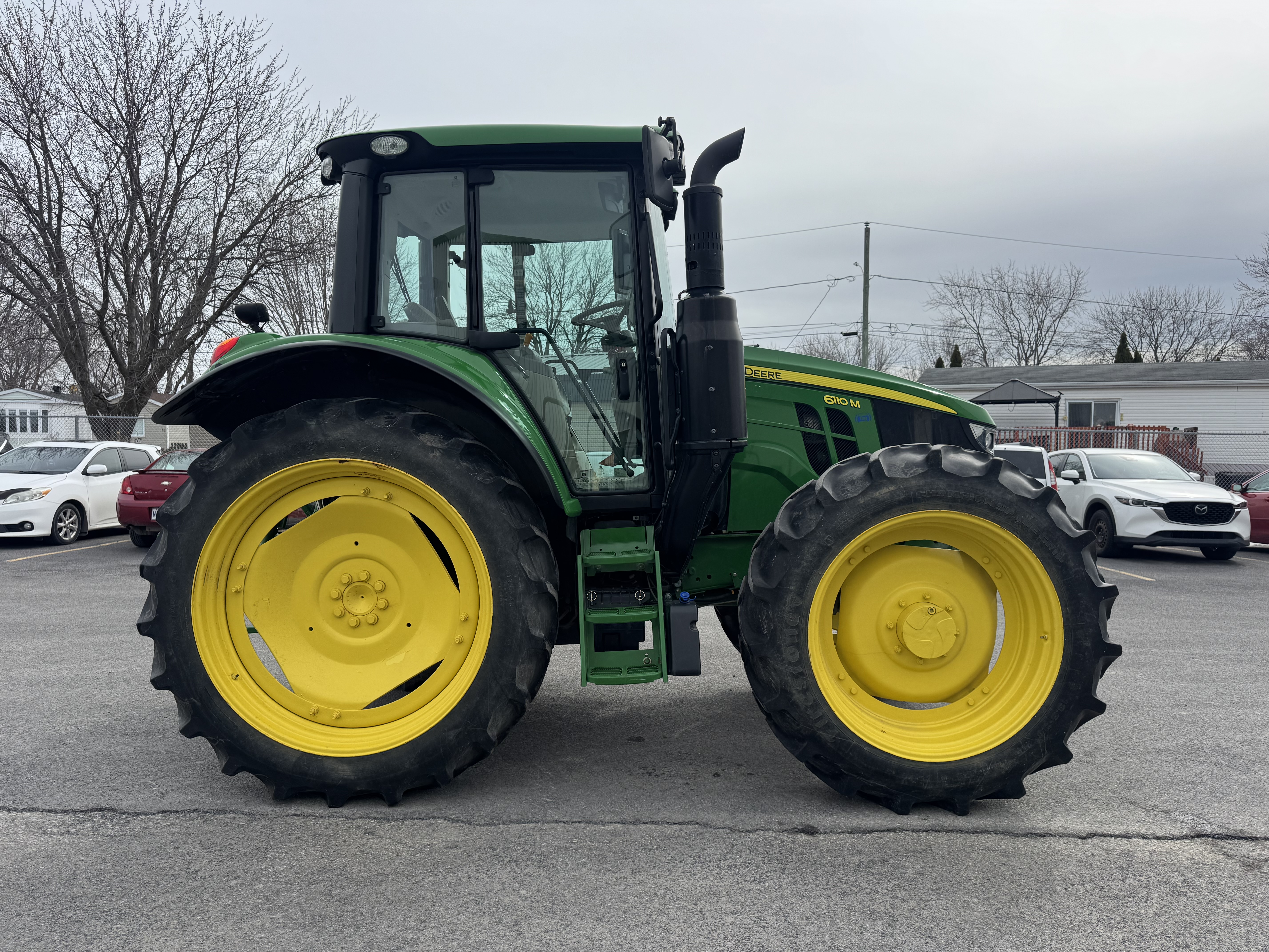 John Deere 6110M