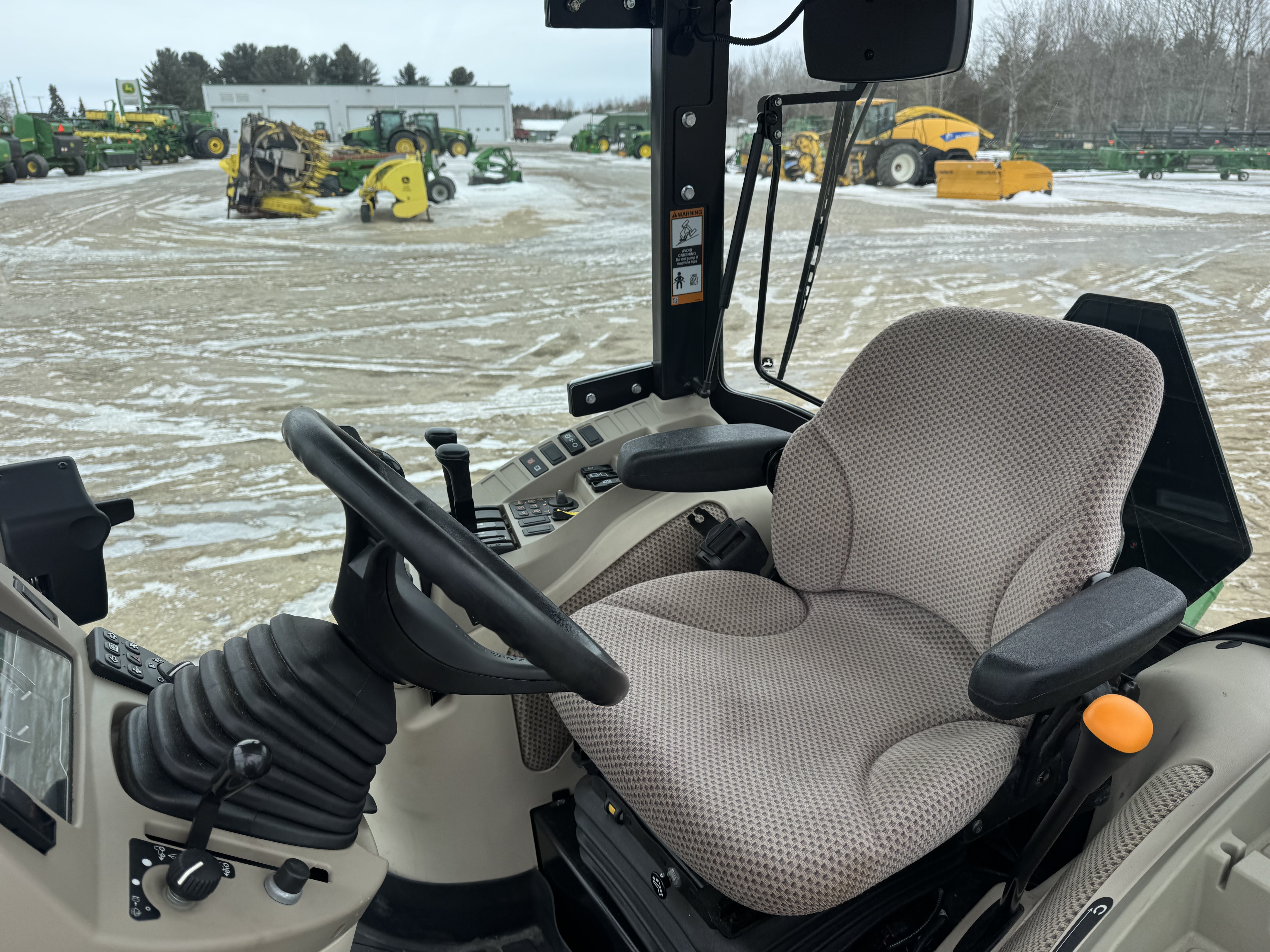 John Deere 4066R NOKIAN GRATTE