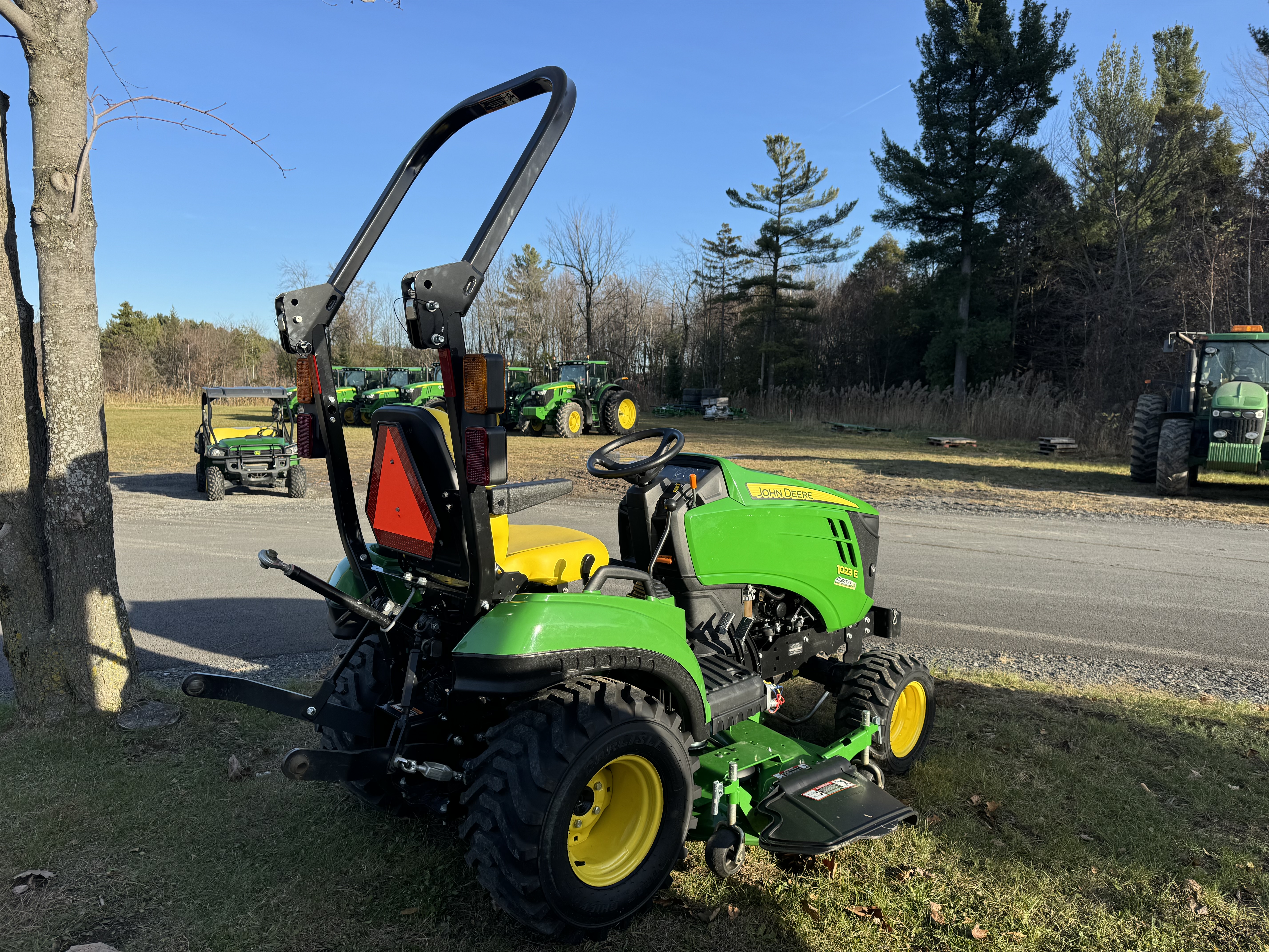 John Deere 1023E