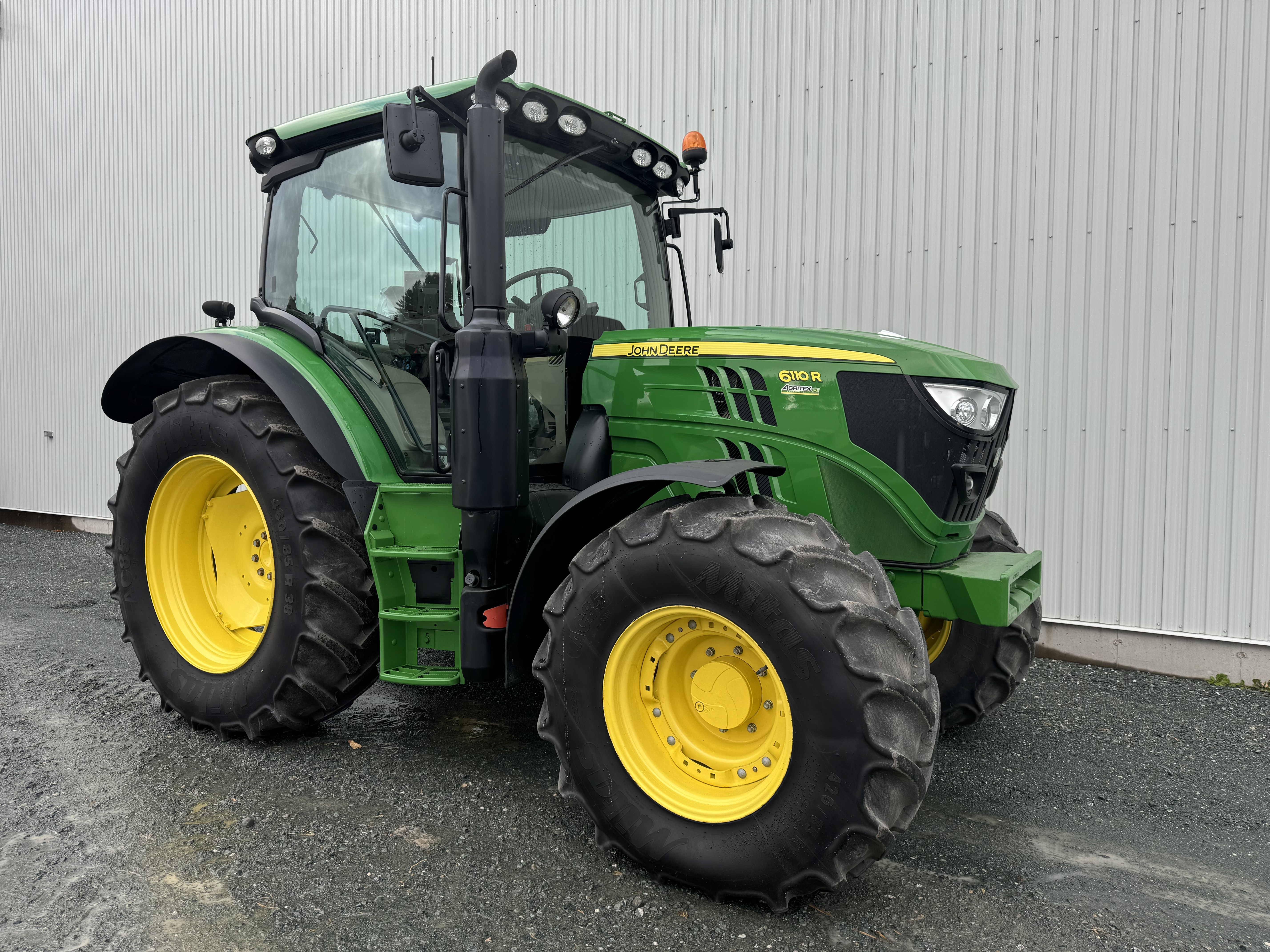 John Deere 6110R