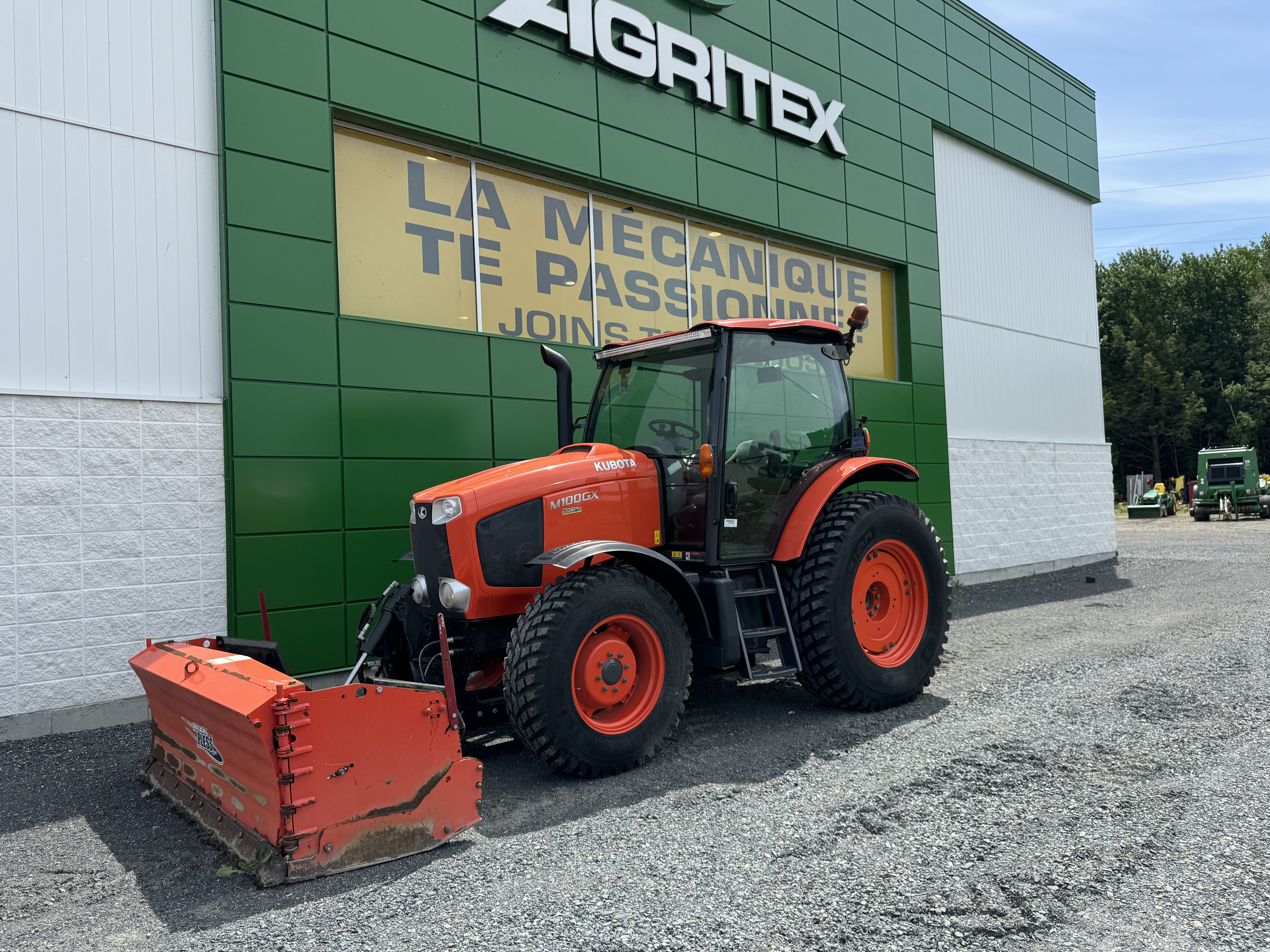 Kubota M100GX