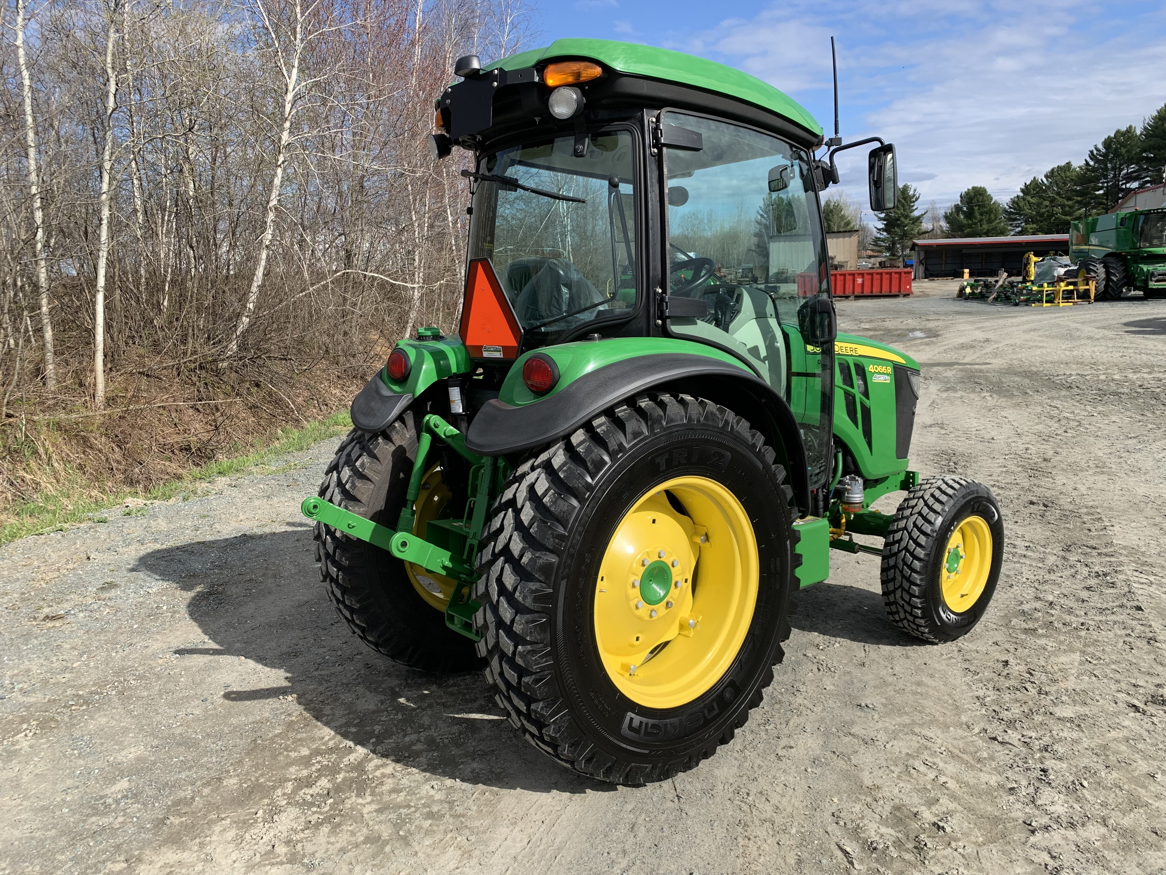 John Deere 4066R NOKIAN 