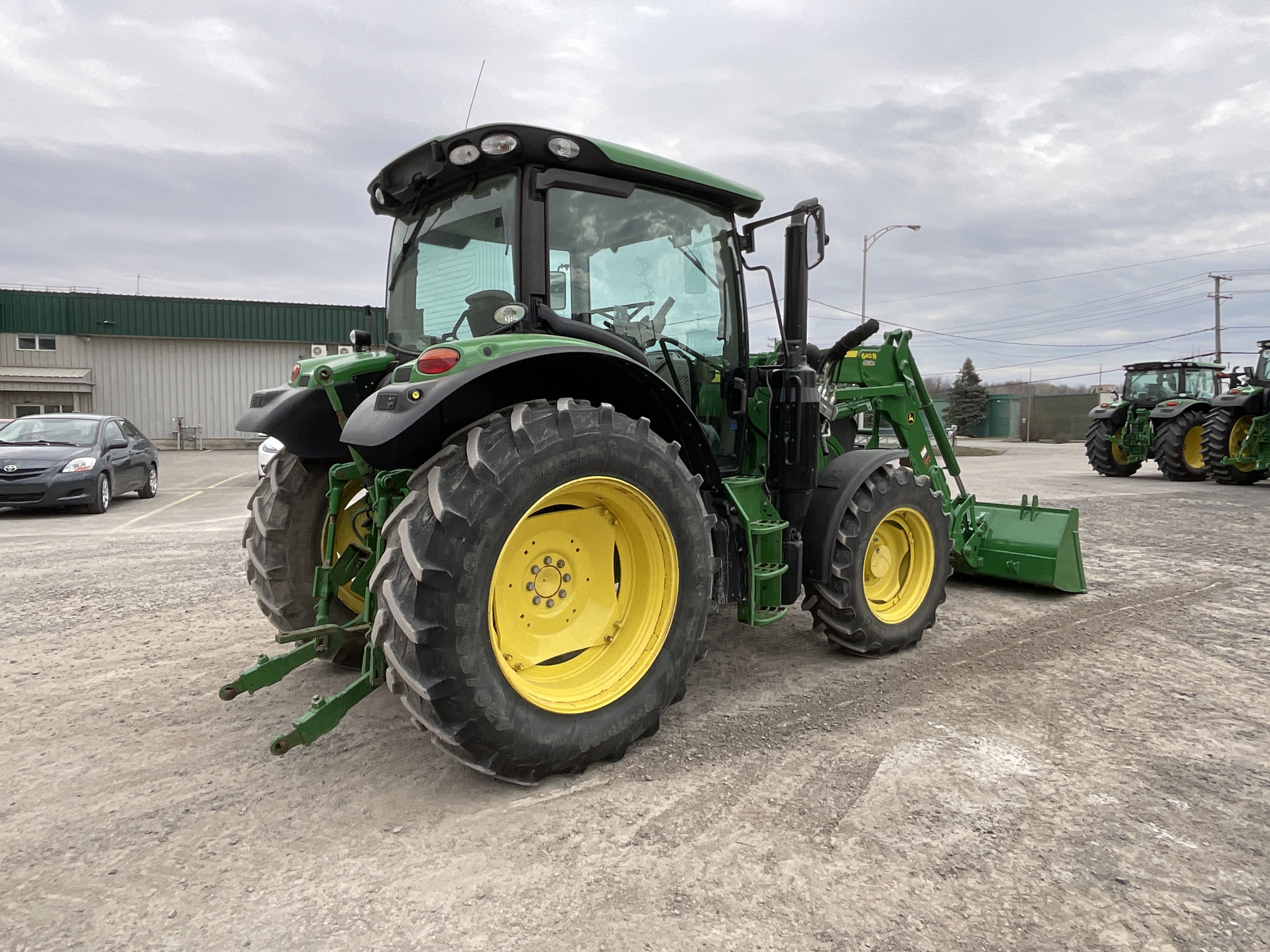 John Deere 6110R 